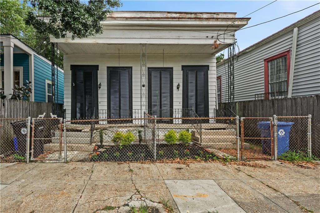 3011 13 ANNUNCIATION Street New Orleans Louisiana United States, for Sale, residential,  , 1st BMG REALTY