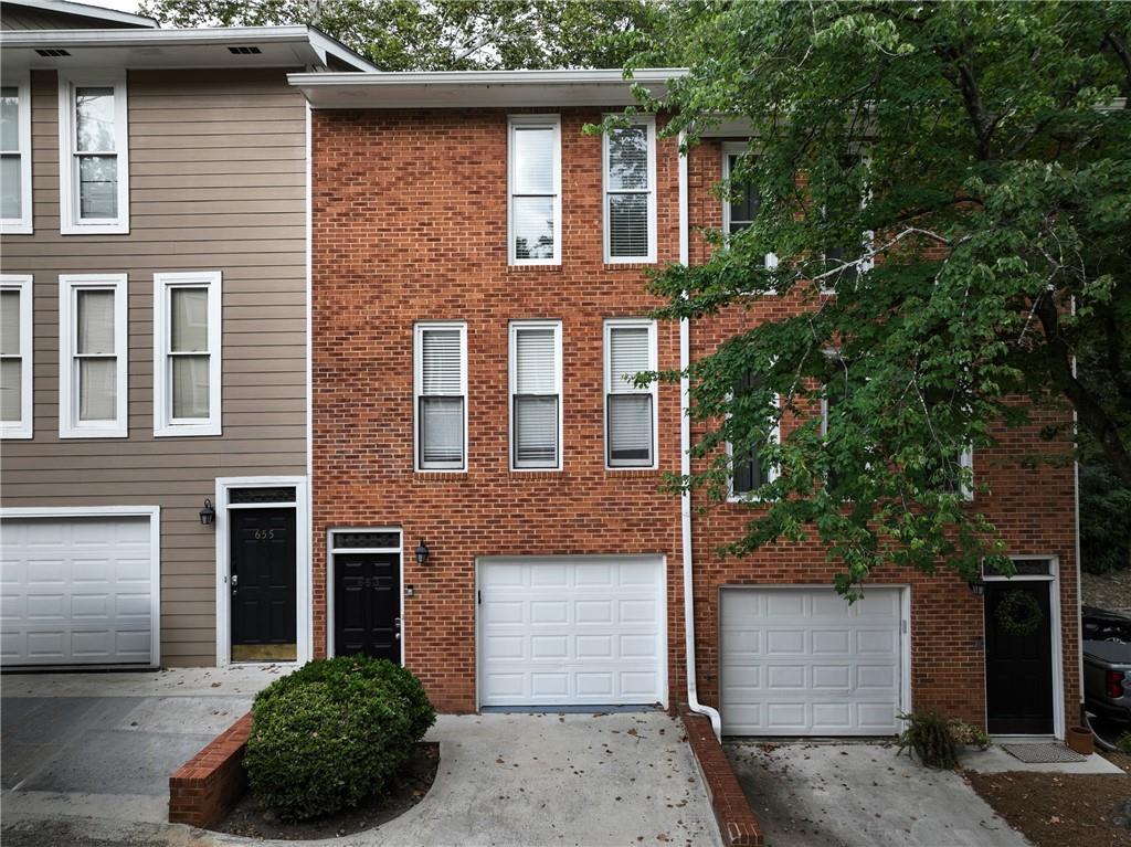 653 Park Village Drive Atlanta Georgia United States, for Rent, residential, Nivia  De Oliveira, Homesmart