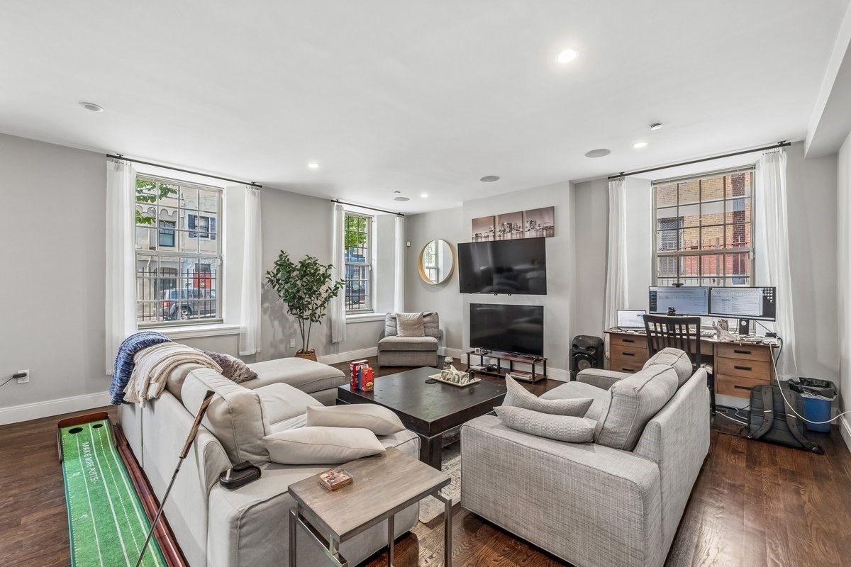 225 Dorchester Street  UNIT 27 Boston Massachusetts United States, for Rent, residential,  , The Edwards Realty Team - Barrett Sotheby's International Realty