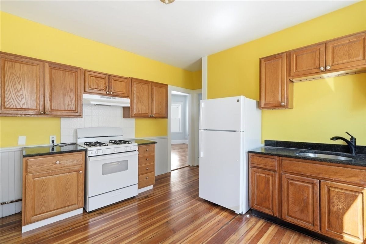 29 Mount Ida  UNIT 3 Boston Massachusetts United States, for Rent, residential,  , The Edwards Realty Team - Barrett Sotheby's International Realty