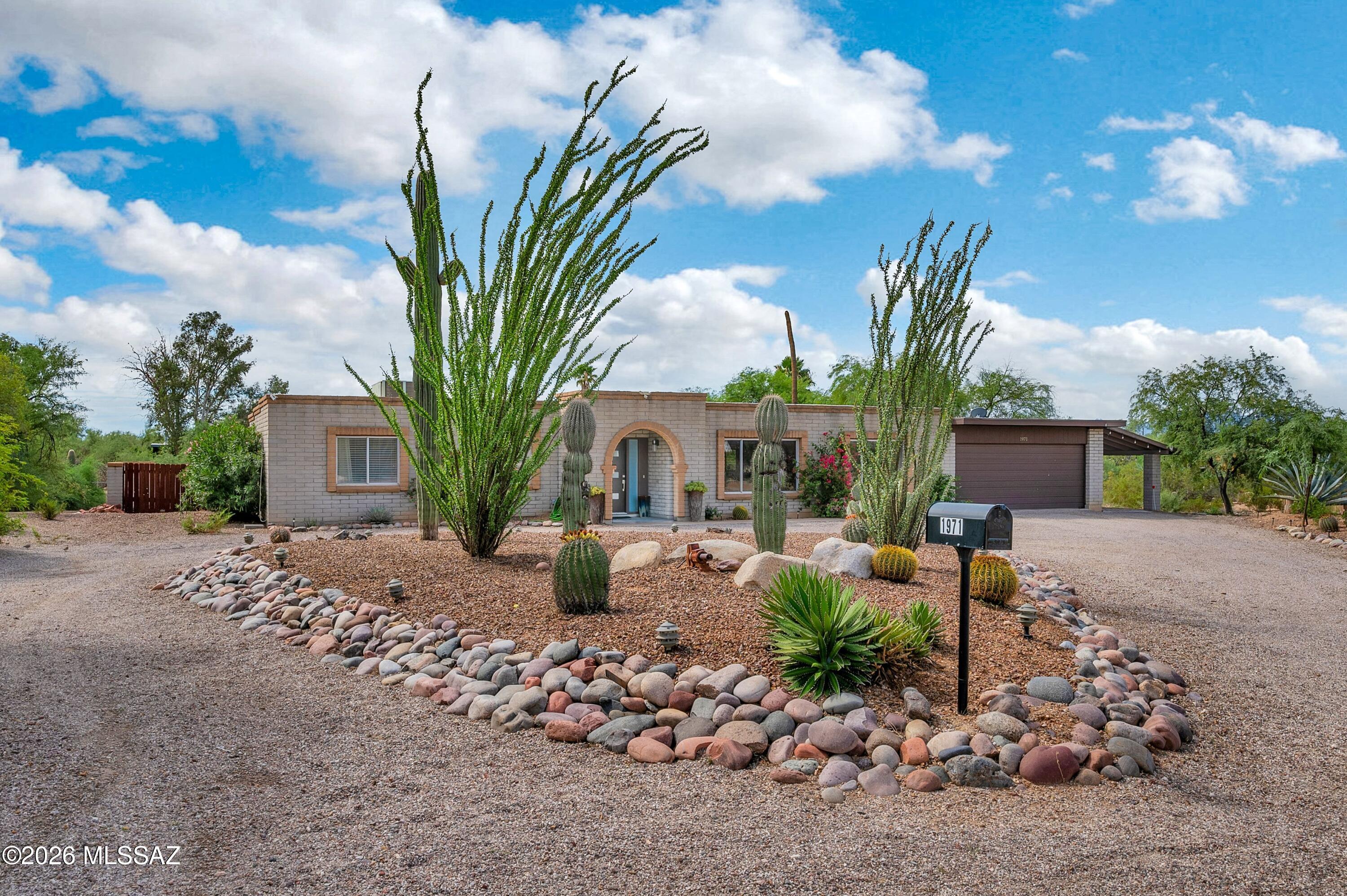 1971 W Placita Tampico Tucson Arizona United States, for Sale, residential, Aaron Lieberman, TIERRA ANTIGUA REALTY