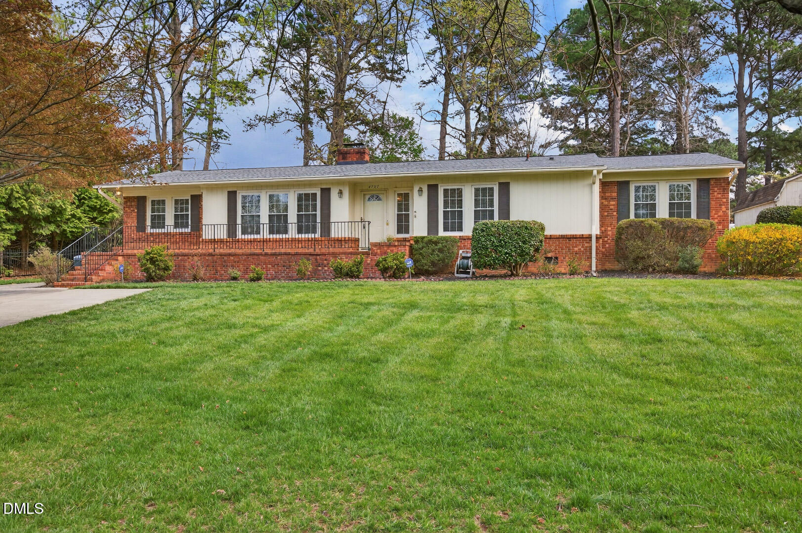 4707 Ramblewood Drive Greensboro North Carolina United States, Sale Pending, residential,  , The Headley Group Realty