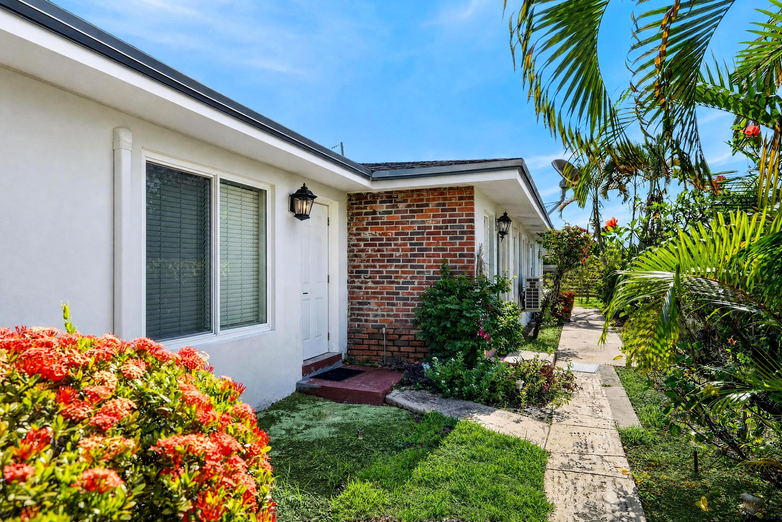 27 NW 14TH Avenue APT A Delray Beach Florida United States, for Rent, residential, Arlene   Toolsie  , Re/Max Direct