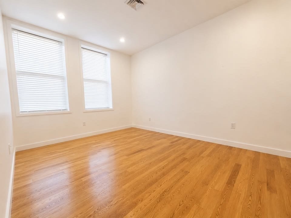 64 Market St  UNIT 301 Lynn Massachusetts United States, for Rent, residential,  , CITIPOINT REALTY SERVICES, LLC