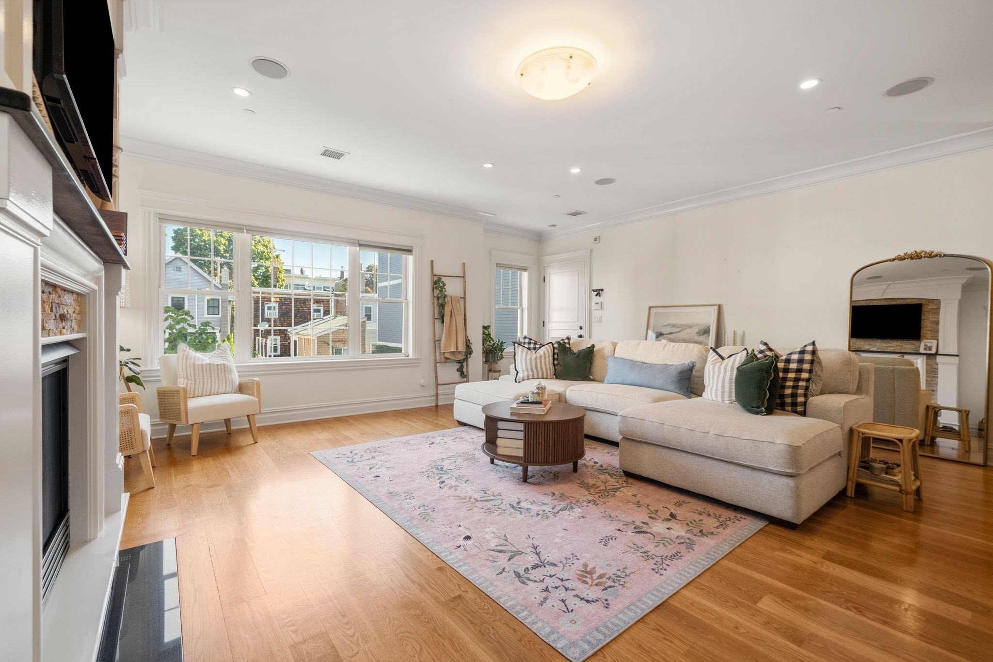 161 Tudor  UNIT 1 Boston Massachusetts United States, for Rent, residential,  , The Edwards Realty Team - Barrett Sotheby's International Realty