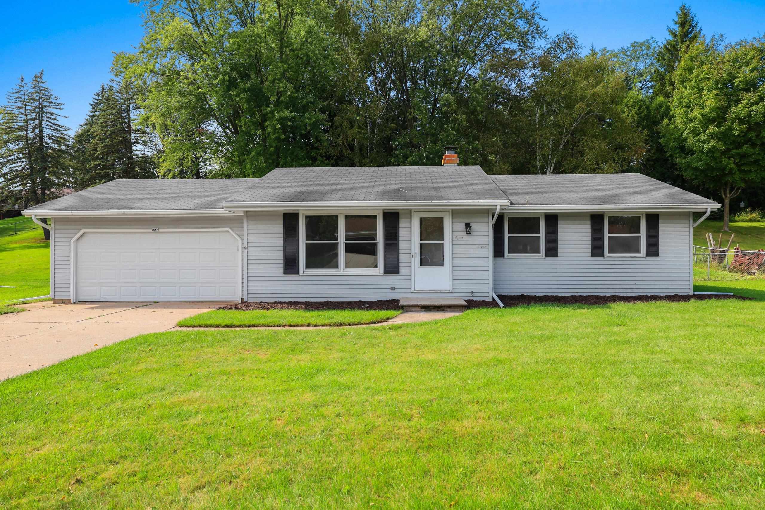 827 HILLCREST Heights Green Bay Wisconsin United States, for Sale, residential,  , Fireside Realty LLC