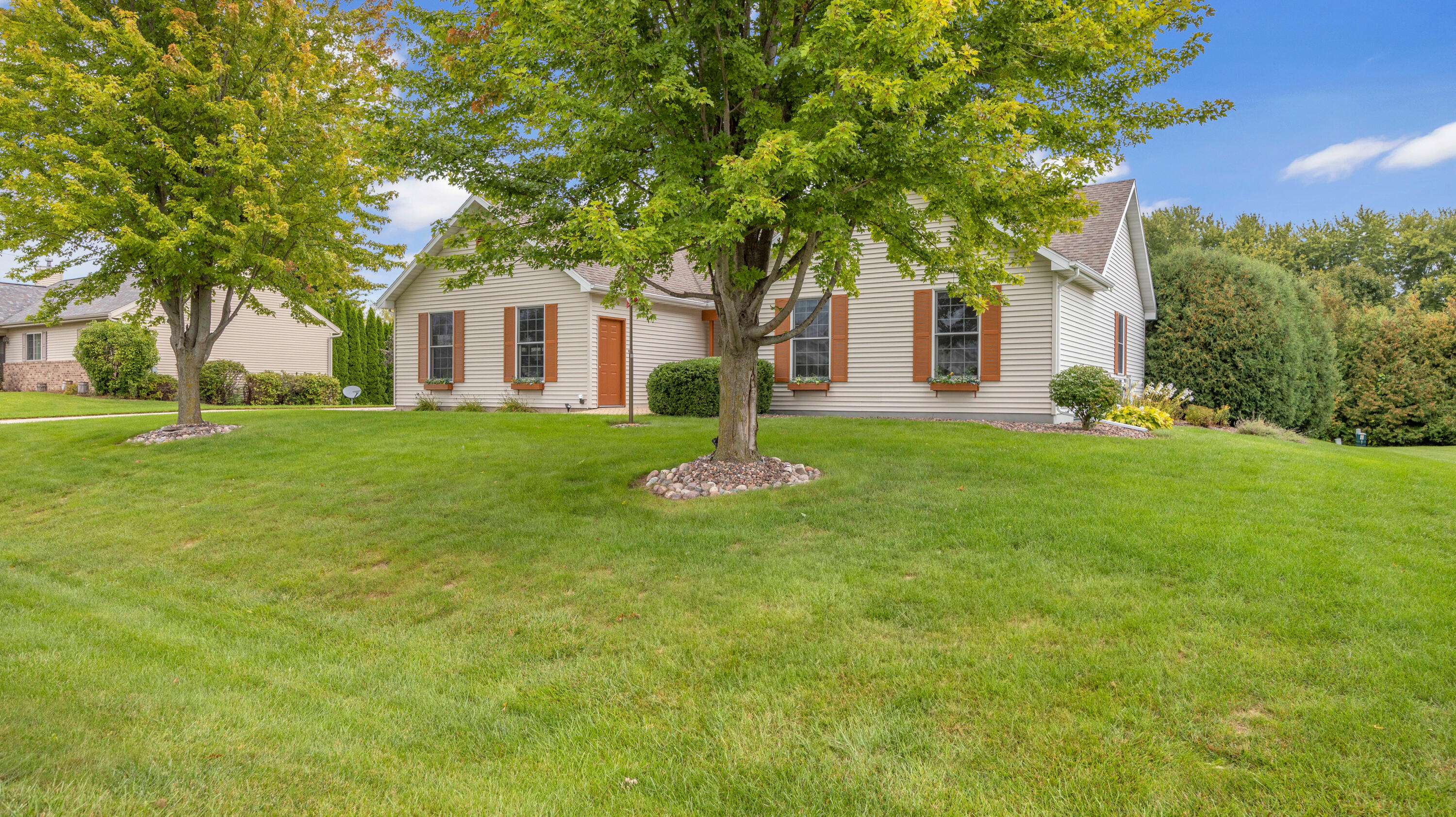 N6519 Canterbury Ln Fond Du Lac Wisconsin United States, for Sale, residential,  , Roberts Homes and Real Estate