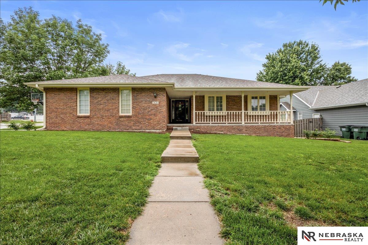 7635 Red Oak Road Lincoln Nebraska United States, for Sale, residential,  , Wolf Professional Realty PC