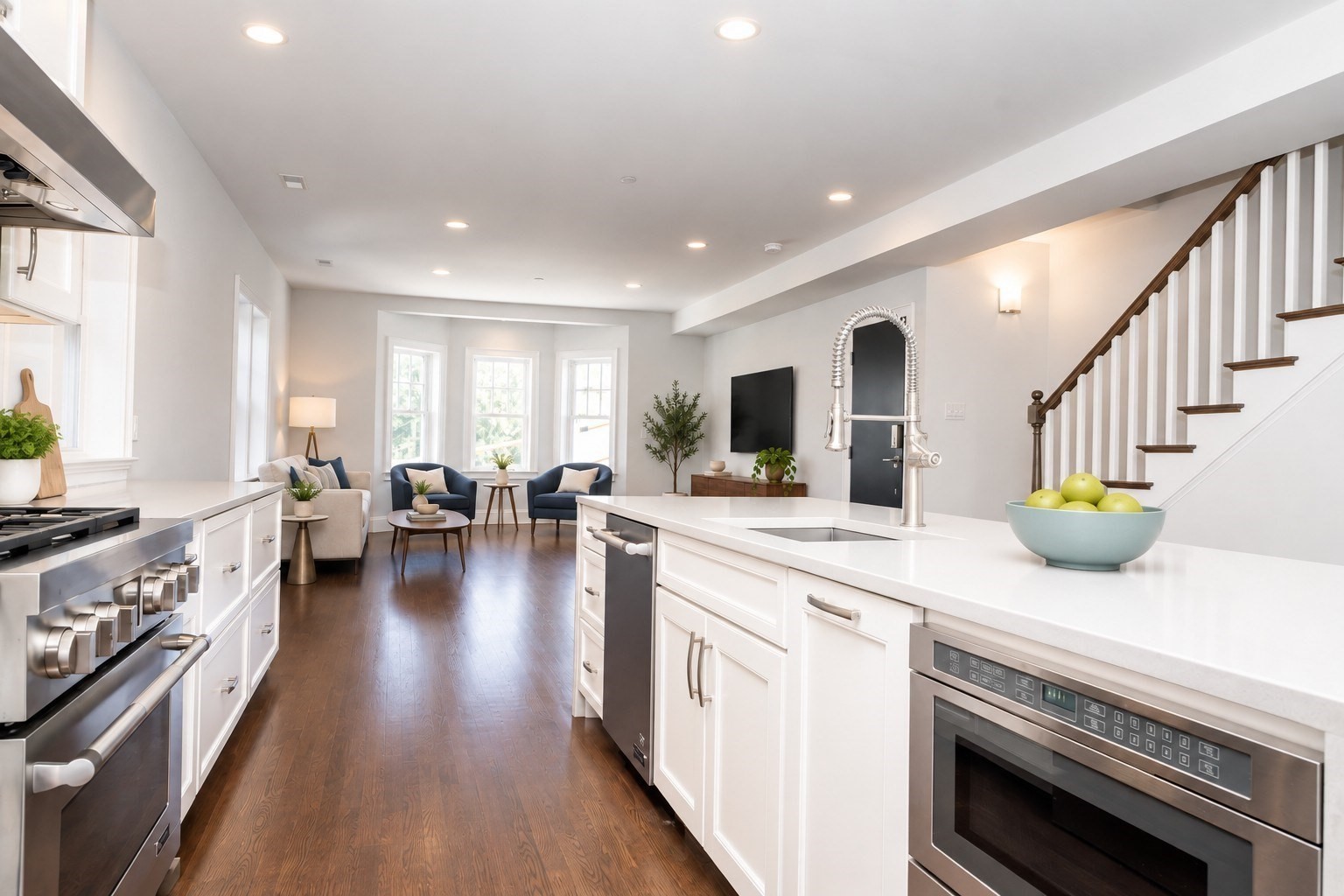 141 W 6th St  UNIT 3 Boston Massachusetts United States, for Sale, residential, Darcy Bento, South Boston  Realtor Bento Real Estate Group, Bento Real Estate Group, Inc.