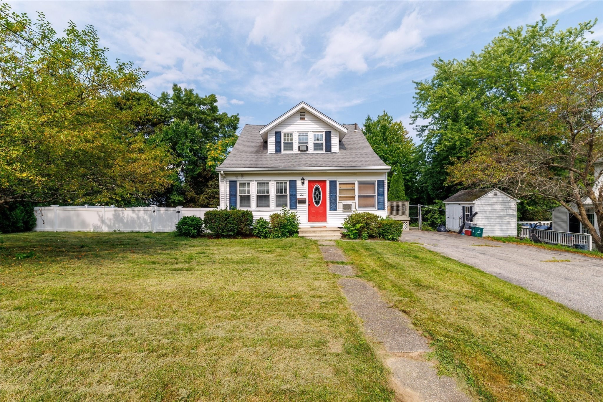 22 Oneida Worcester Massachusetts United States, for Sale, residential, Laura Poulin-Harkins, Century 21 XSell Realty