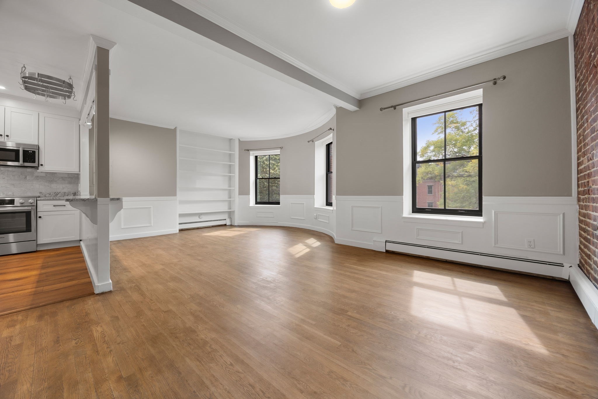 28 Worcester Square  UNIT 4 Boston Massachusetts United States, for Sale, residential, Darcy Bento, South Boston  Realtor Bento Real Estate Group, Bento Real Estate Group, Inc.