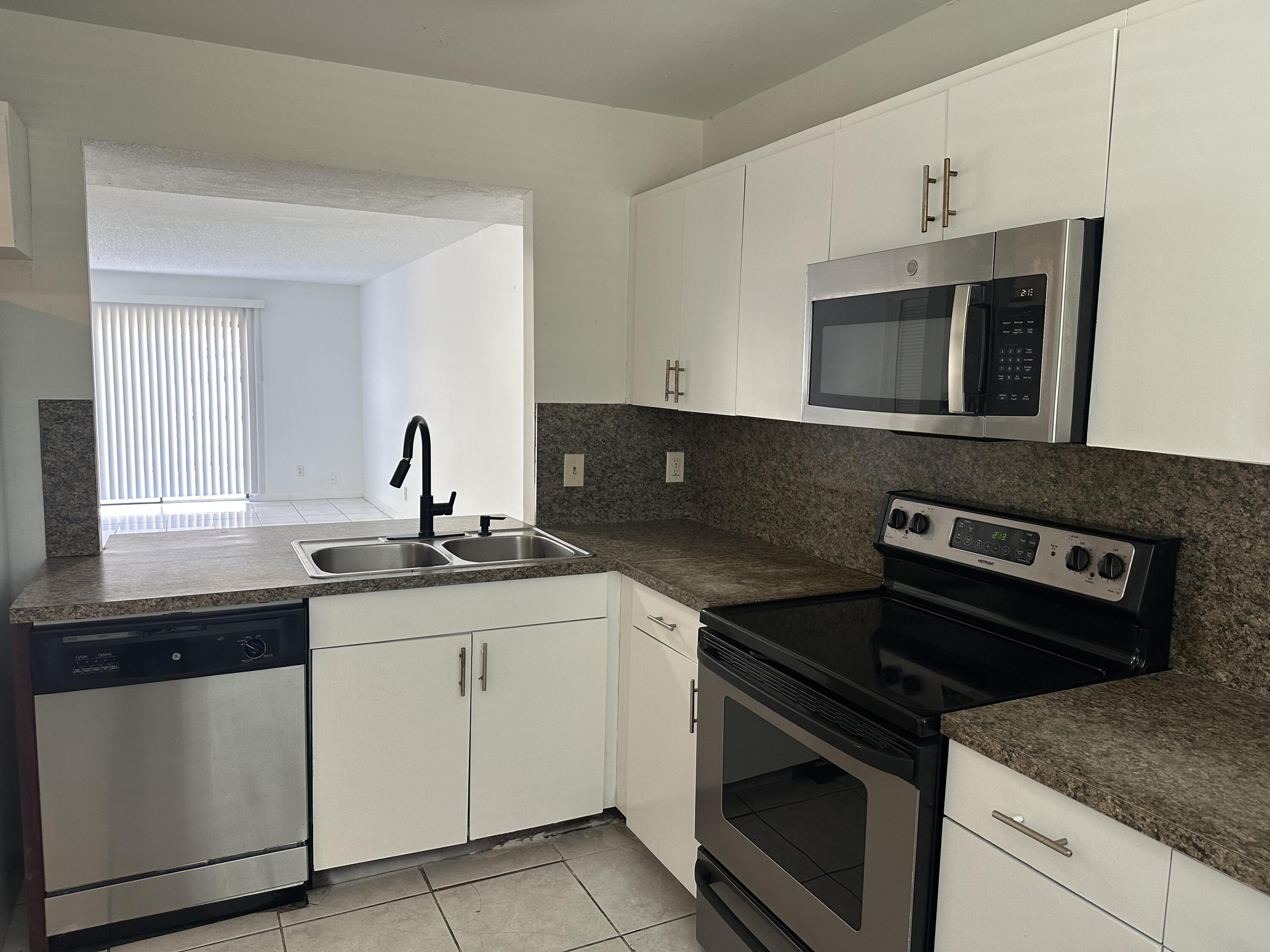 931 SW 20TH Court Delray Beach Florida United States, for Rent, residential, Arlene   Toolsie  , Re/Max Direct