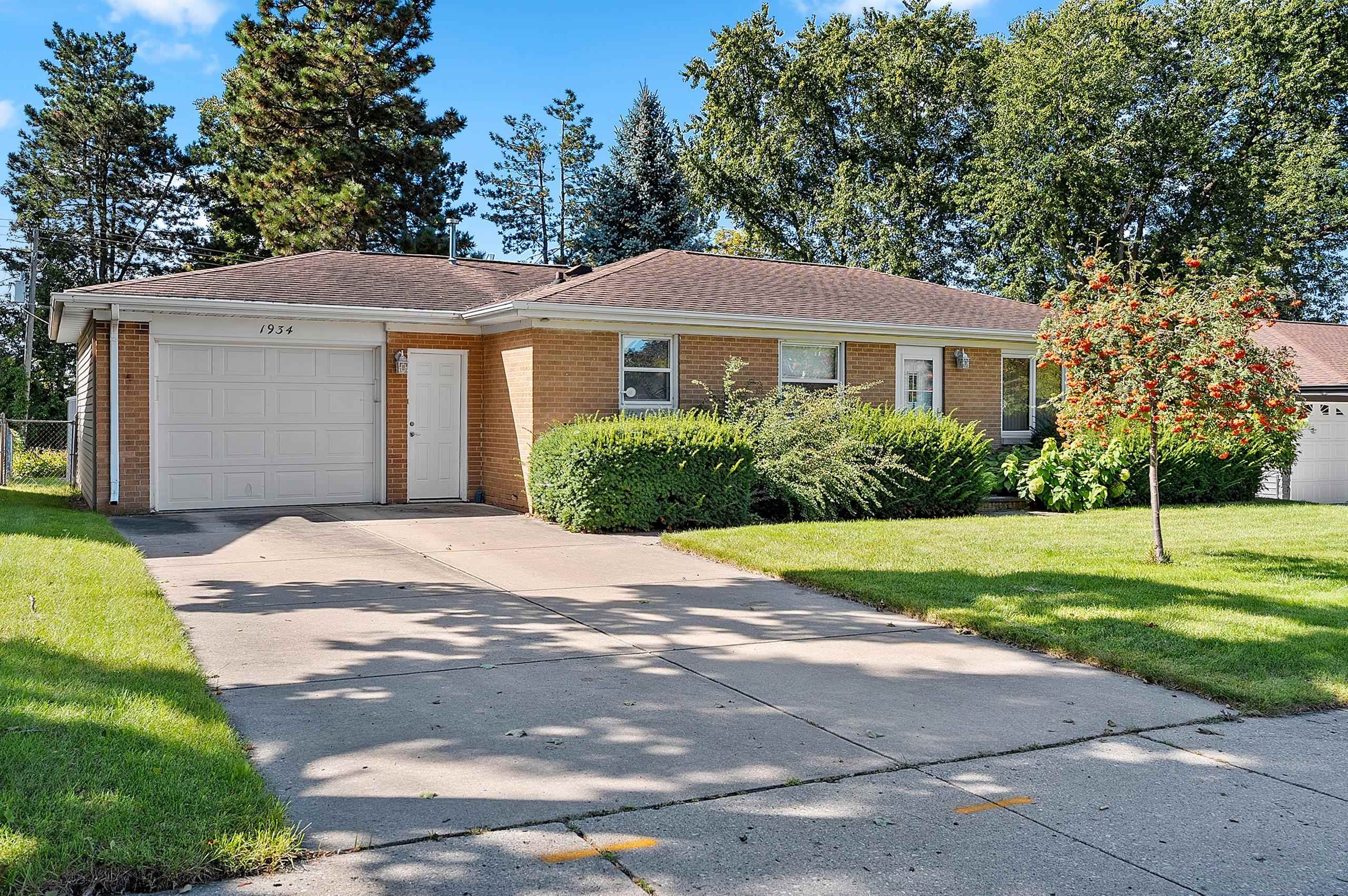 1934 DEBRA Lane Green Bay Wisconsin United States, for Sale, residential,  , Fireside Realty LLC