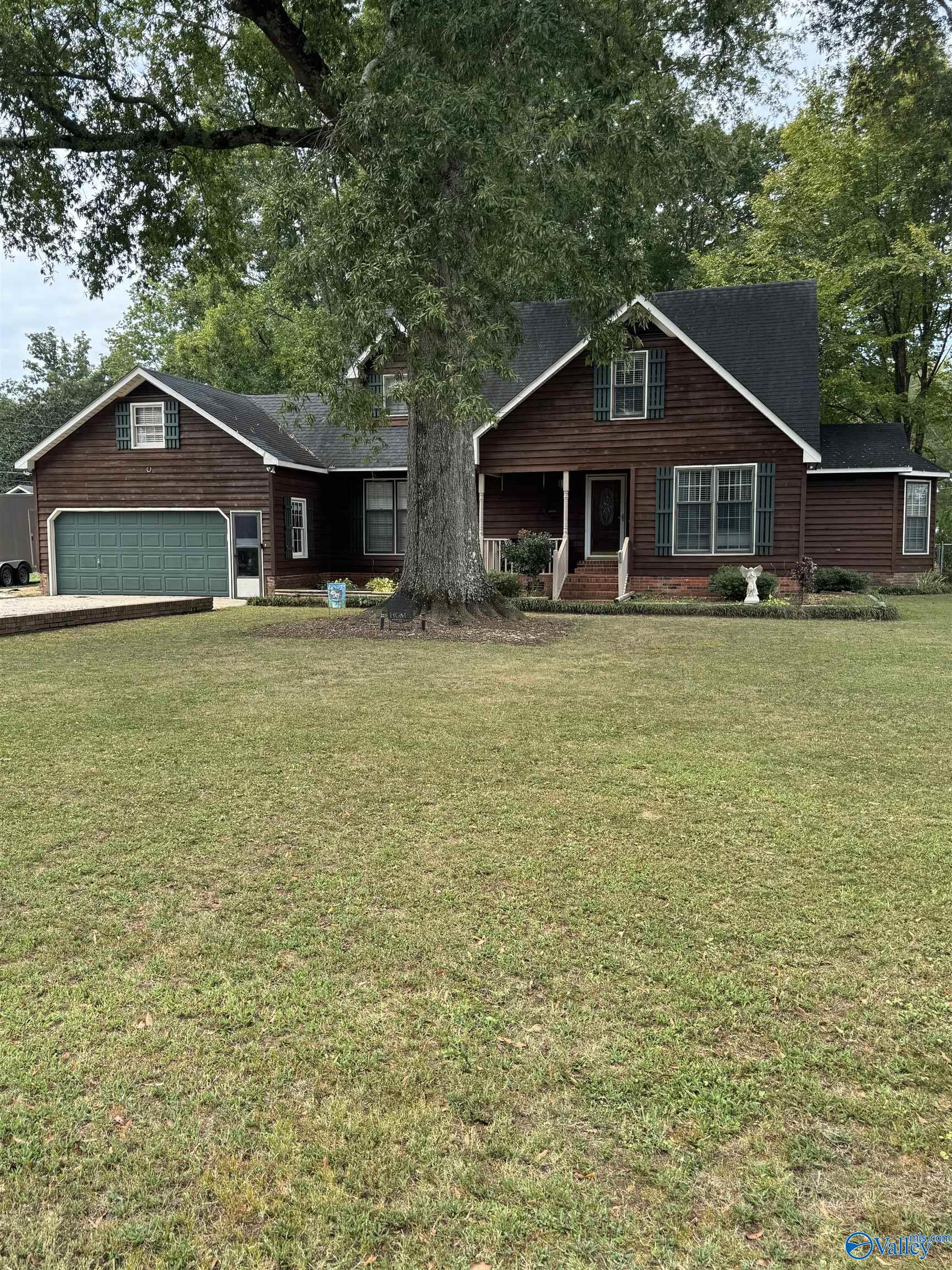 100 Glenn Drive Moulton Alabama United States, for Sale, residential, Demo Agent, InCom Real Estate - New Demo Office
