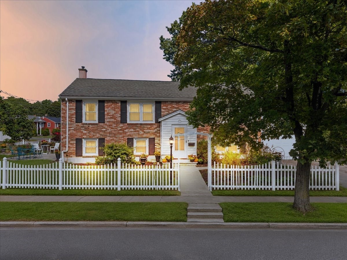 116 Running Brook Rd. Boston Massachusetts United States, for Sale, residential,  , The Edwards Realty Team - Barrett Sotheby's International Realty