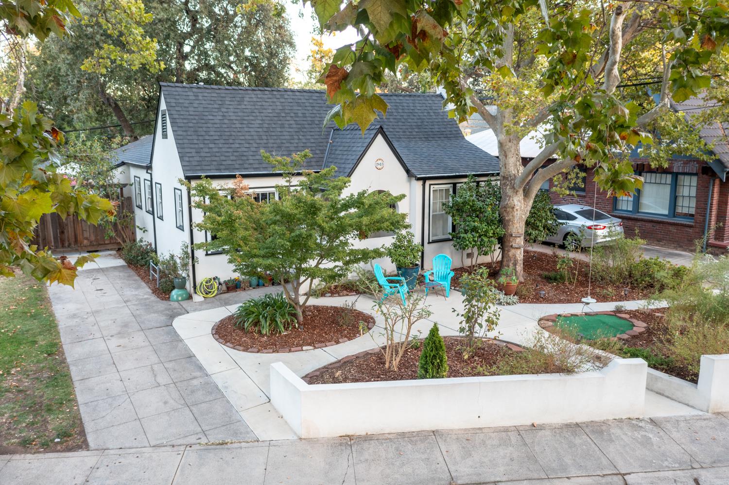 2813 27th Street Sacramento California United States, for Sale, residential, , Royalty Property Management & Realty