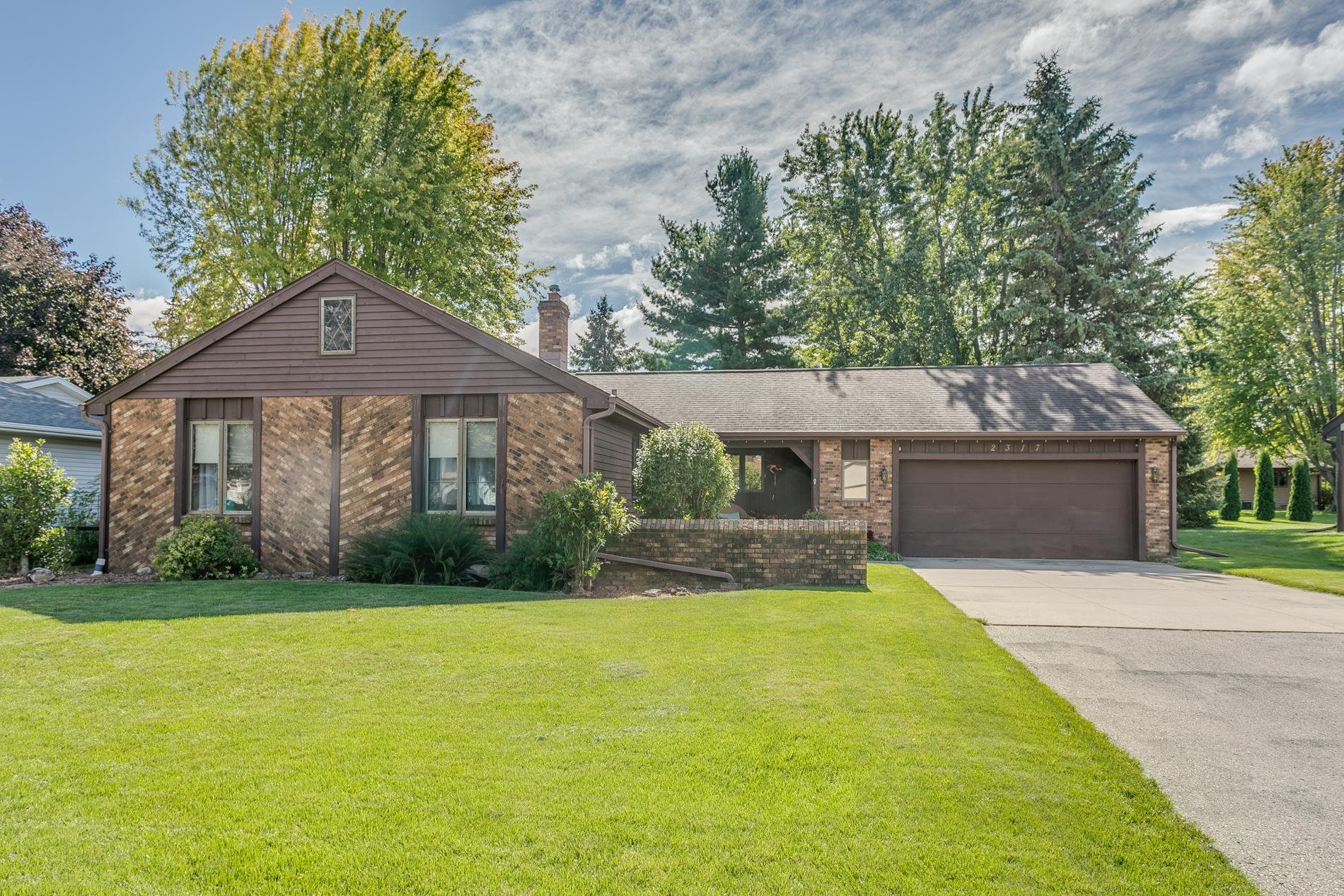 2317 W APPLEGATE Drive Appleton Wisconsin United States, for Sale, residential,  , Fireside Realty LLC