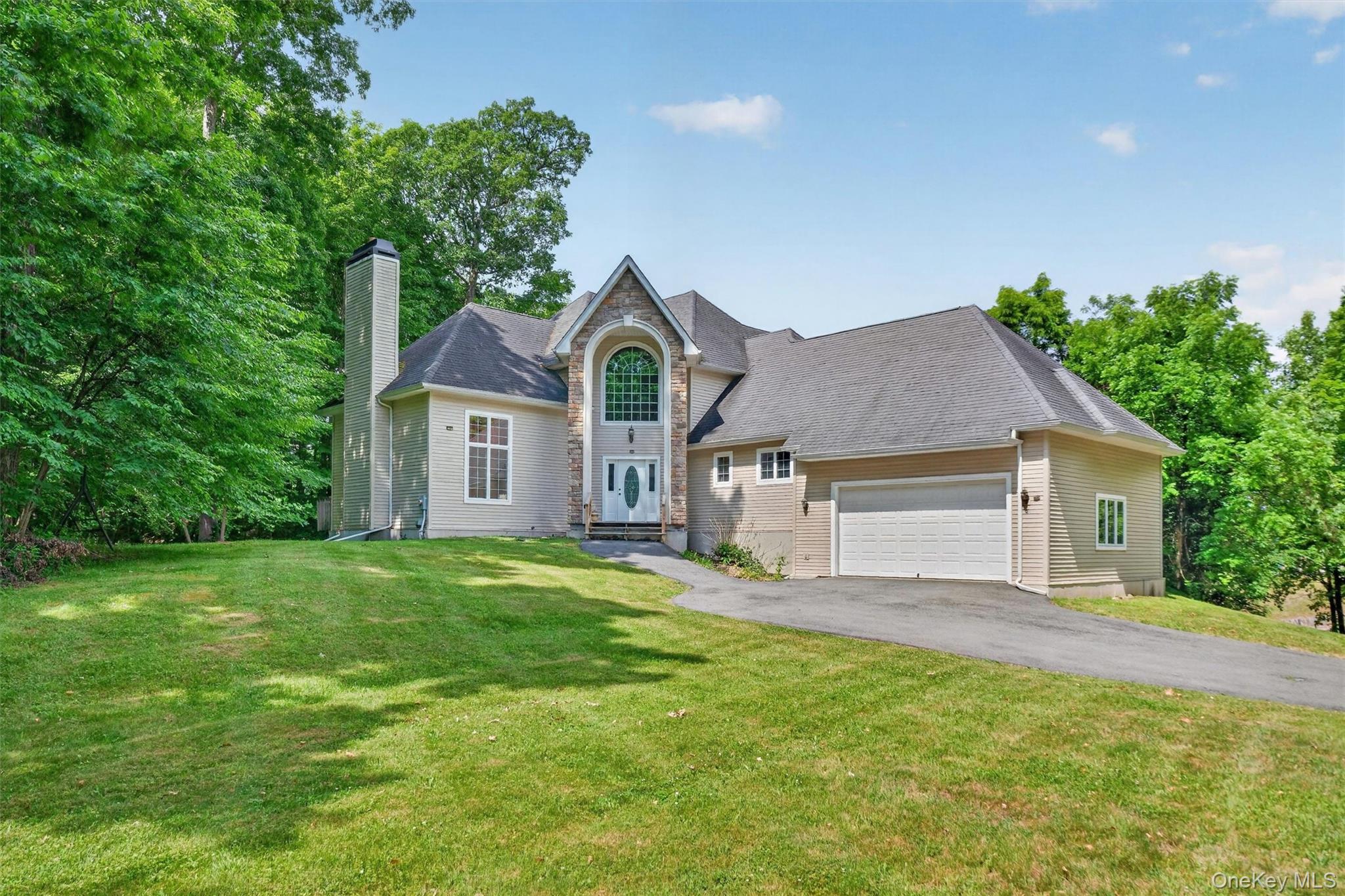 21 Huyler Drive Hyde Park New York United States, for Sale, residential, Eric Manzo, Crown Jewel Real Estate Group