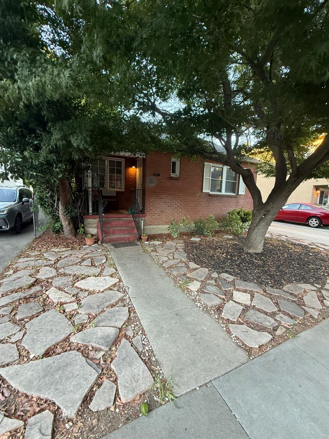 909 9th Avenue Sacramento California United States, for Sale, residential, , Royalty Property Management & Realty
