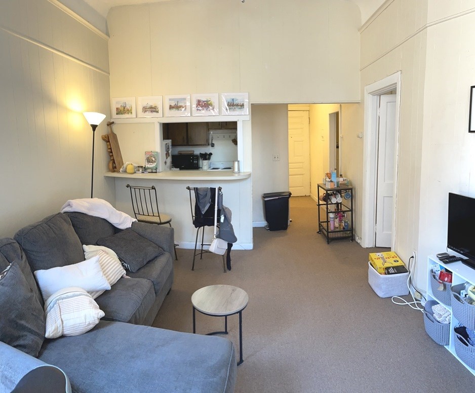 471 Commonwealth Avenue  UNIT 2R Boston Massachusetts United States, for Rent, residential,  , The Edwards Realty Team - Barrett Sotheby's International Realty