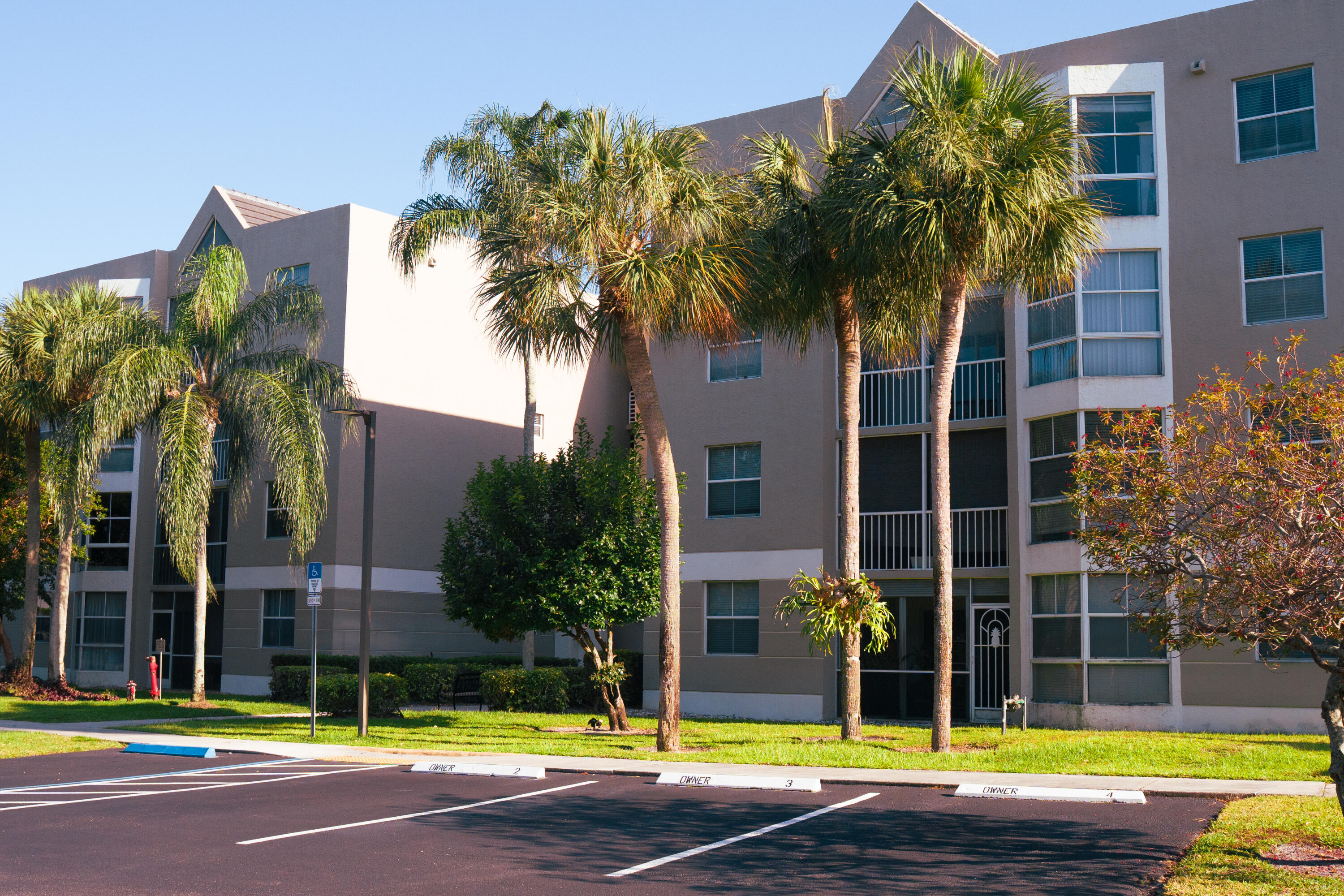 5910 MORNINGSTAR Circle APT #202 Delray Beach Florida United States, for Rent, residential, Arlene   Toolsie  , Re/Max Direct
