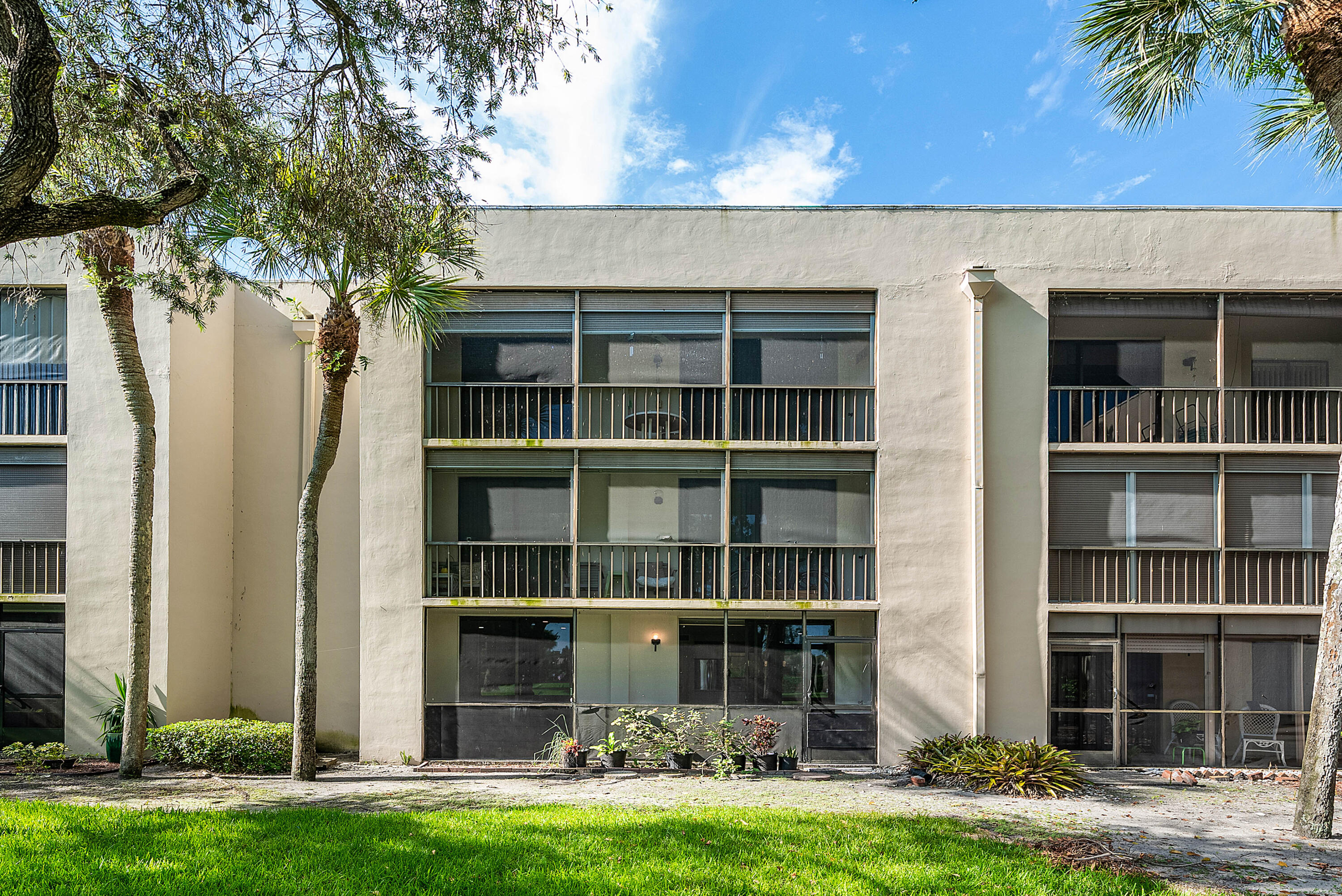 5190 LAS VERDES Circle APT 105 Delray Beach Florida United States, for Rent, residential, Arlene   Toolsie  , Re/Max Direct