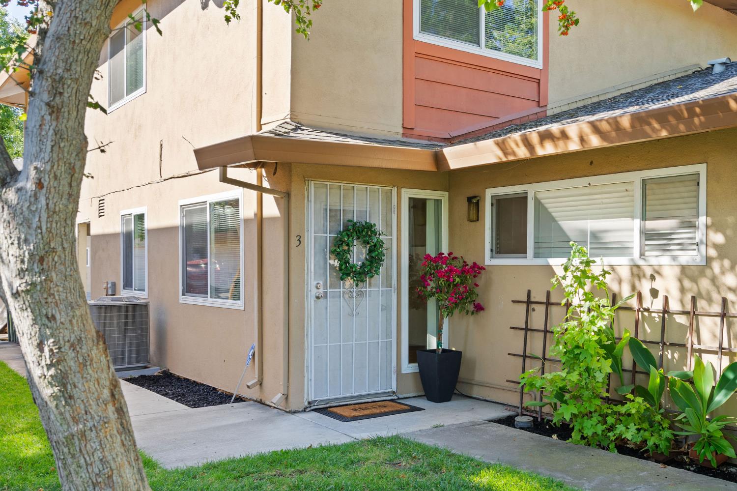 5618 Madison Avenue APT 3 Sacramento California United States, for Sale, residential,  , SacHomes Realty Group