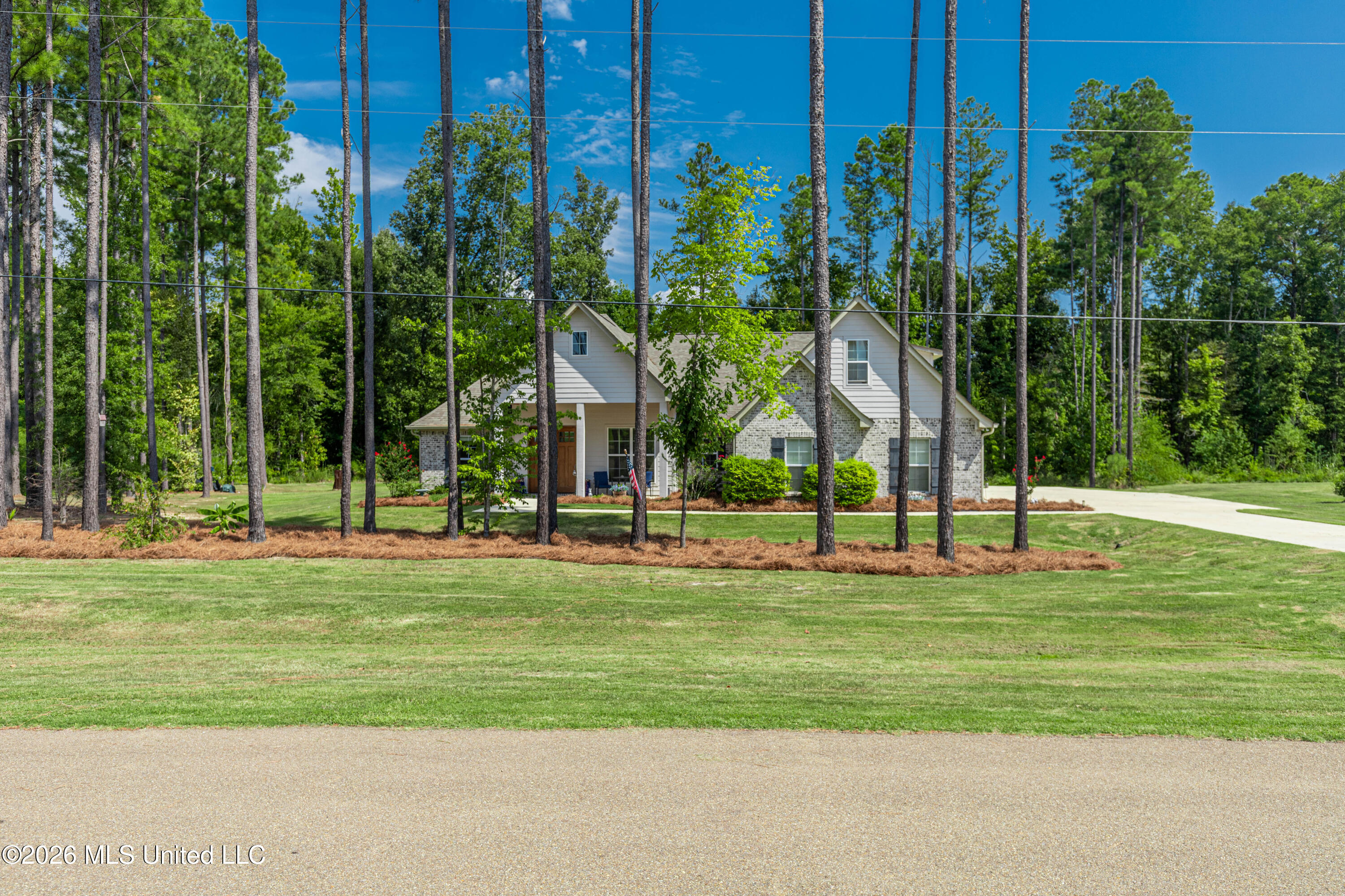 403 Fallen Acorn Circle Brandon Mississippi United States, for Sale, residential, Jessica McLaurin, Rezults Realty, LLC