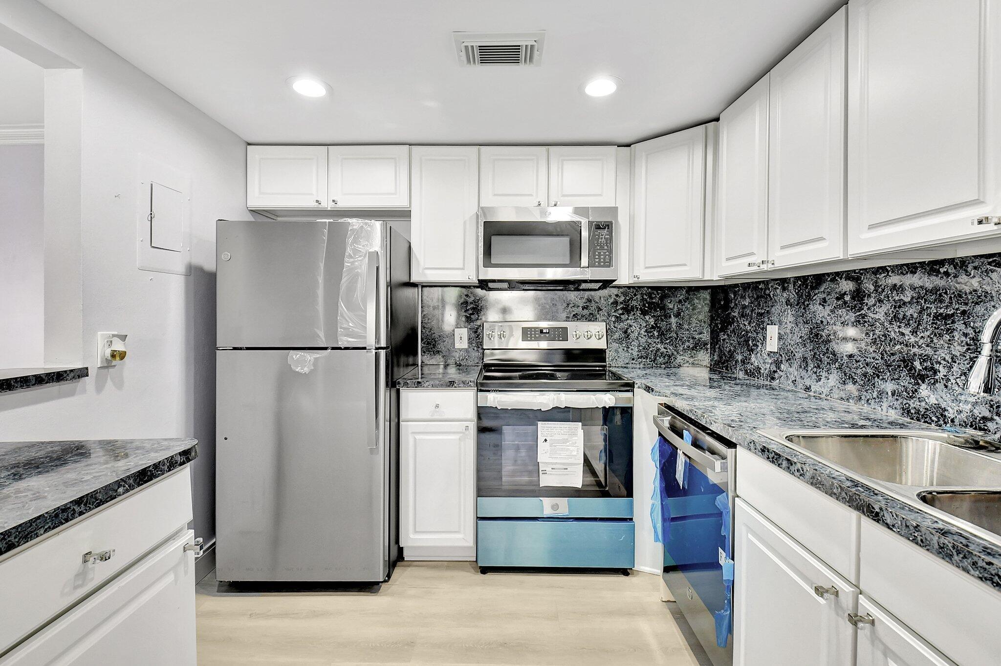 450 Saxony J Delray Beach Florida United States, for Rent, residential, Arlene   Toolsie  , Re/Max Direct