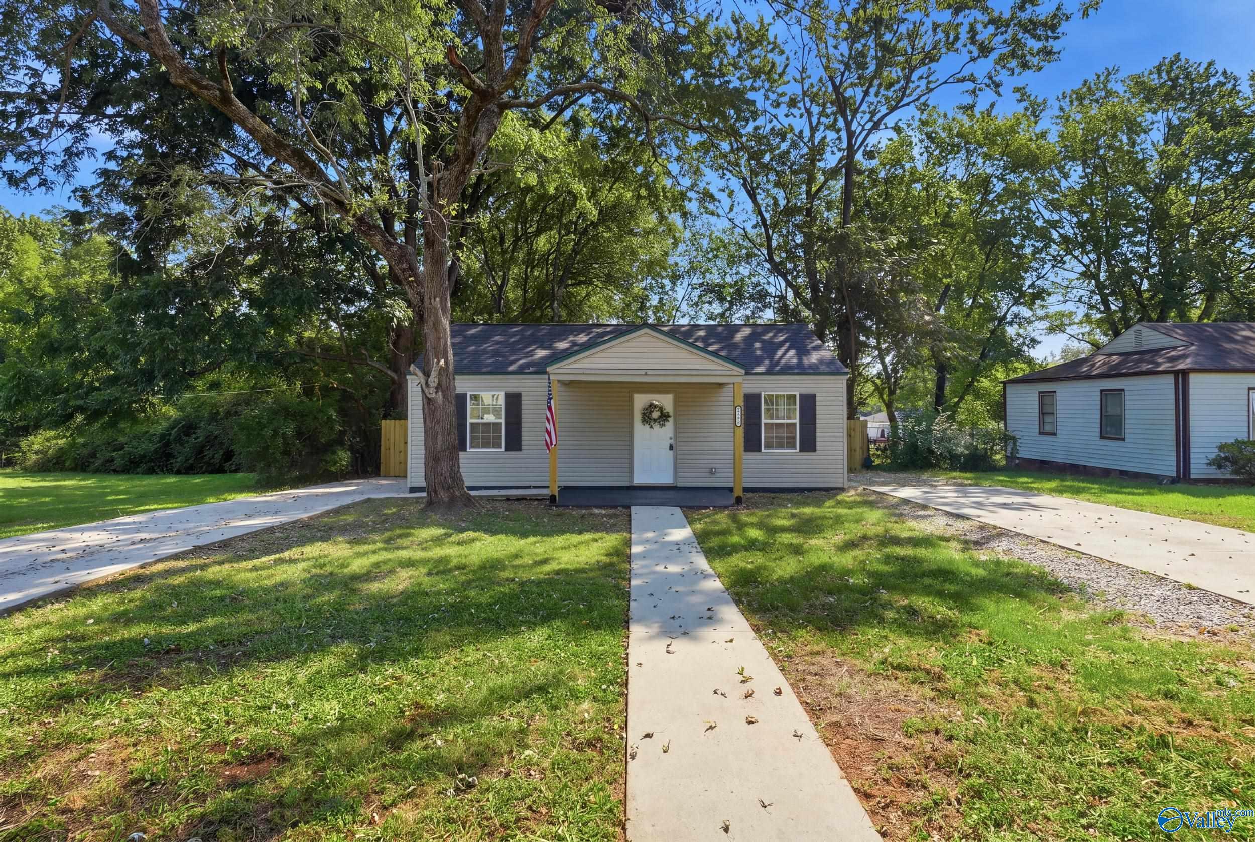 920 Fairway Drive Huntsville Alabama United States, Sale Pending, residential, , Down Home Real Estate llc