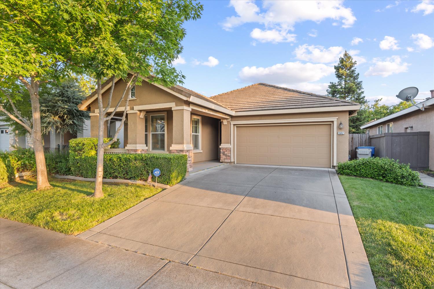 1642 Vosspark Way Sacramento California United States, for Sale, residential, , Royalty Property Management & Realty