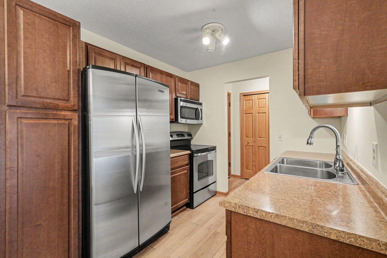 205 Barry Avenue APT 207 Wayzata Minnesota United States, for Sale, residential, Kathy Sawicki, Coldwell Banker Realty