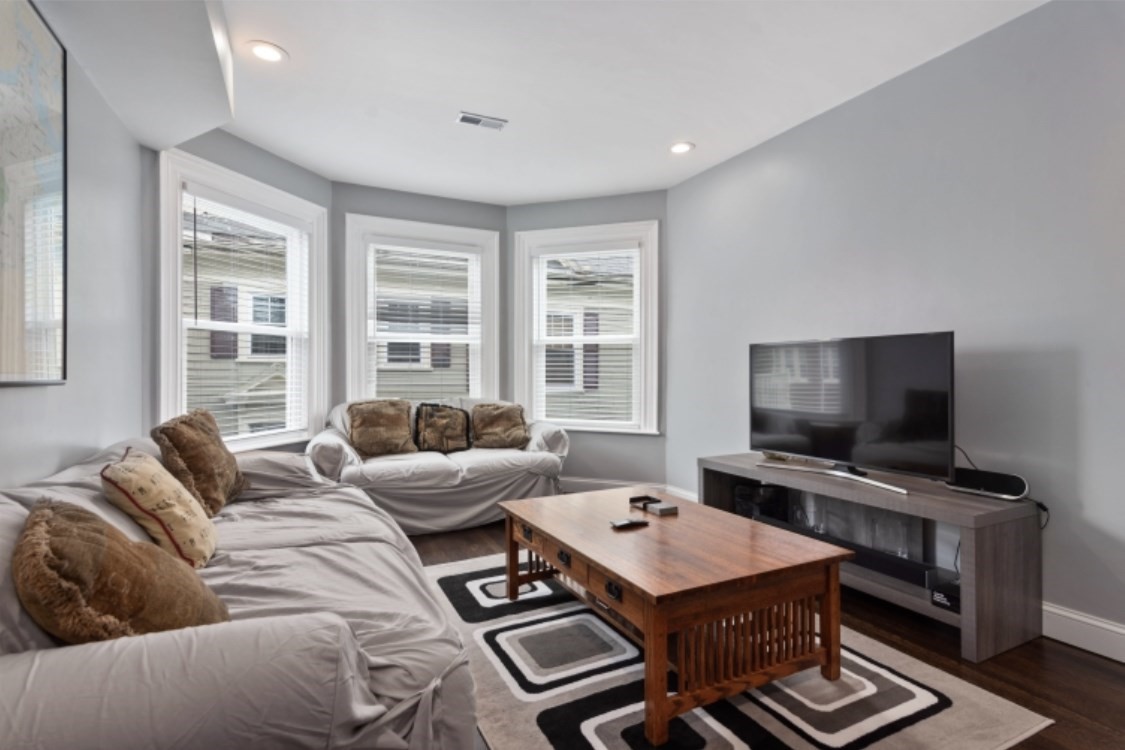 7 Abbotsford St  UNIT B Boston Massachusetts United States, for Rent, residential,  , The Edwards Realty Team - Barrett Sotheby's International Realty