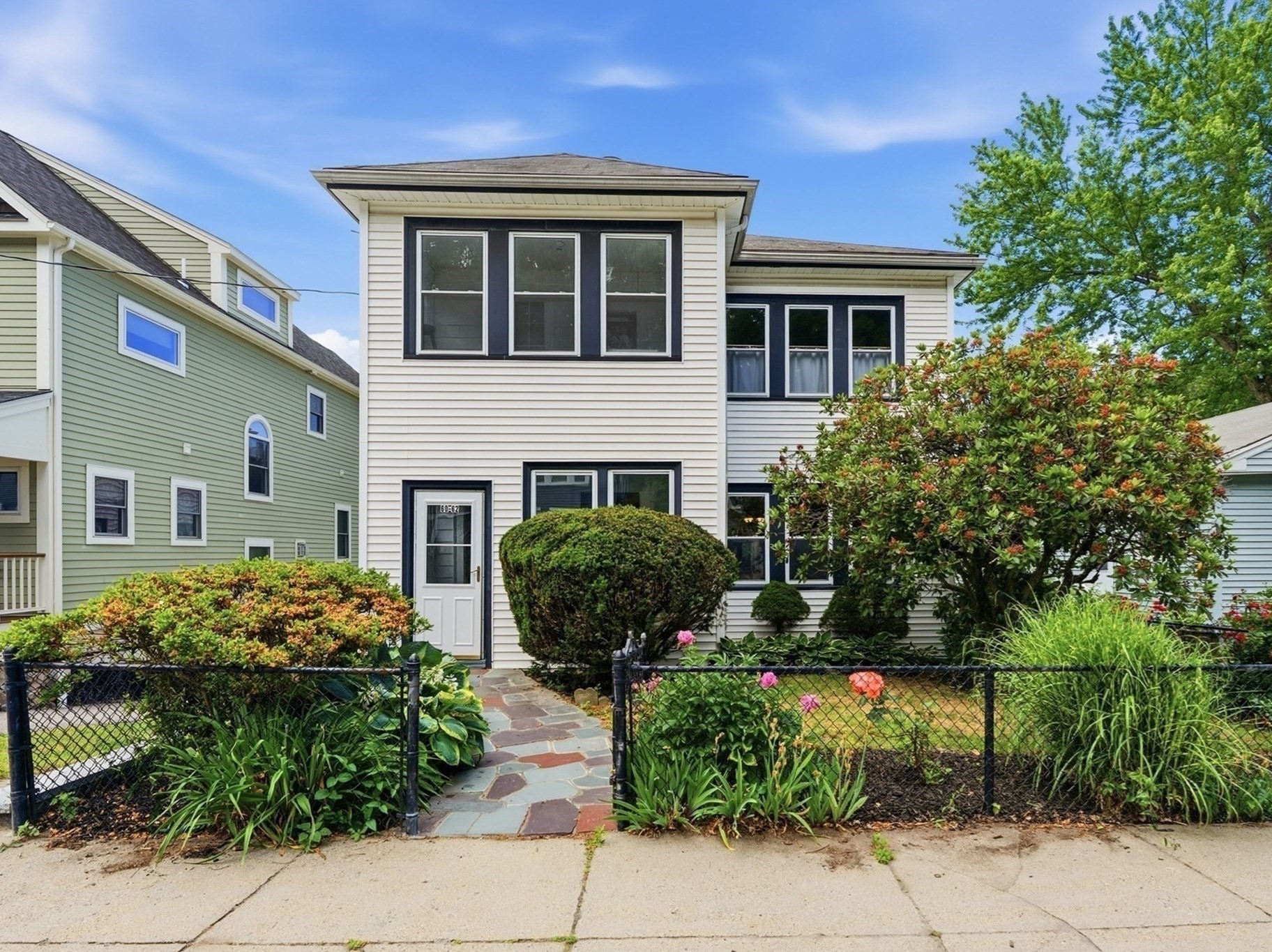 60-62 Cornell St  UNIT 62 Boston Massachusetts United States, for Sale, residential,  , The Edwards Realty Team - Barrett Sotheby's International Realty