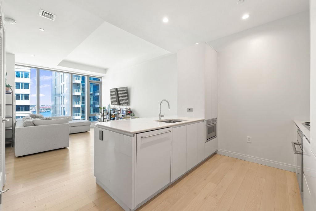 133 Seaport Blvd  UNIT 1912 Boston Massachusetts United States, for Rent, residential,  , The Edwards Realty Team - Barrett Sotheby's International Realty