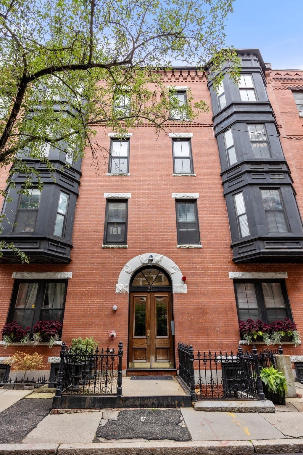 28 Isabella St  UNIT 28 Boston Massachusetts United States, for Sale, residential, Darcy Bento, South Boston  Realtor Bento Real Estate Group, Bento Real Estate Group, Inc.