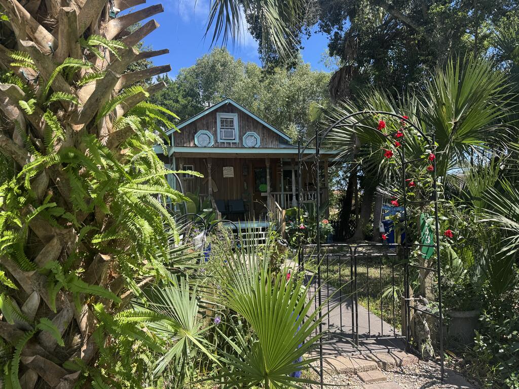 143 4th St Apalachicola Florida United States, for Sale, residential, Deb Robertson, The Naumann Group Real Estate, Inc.