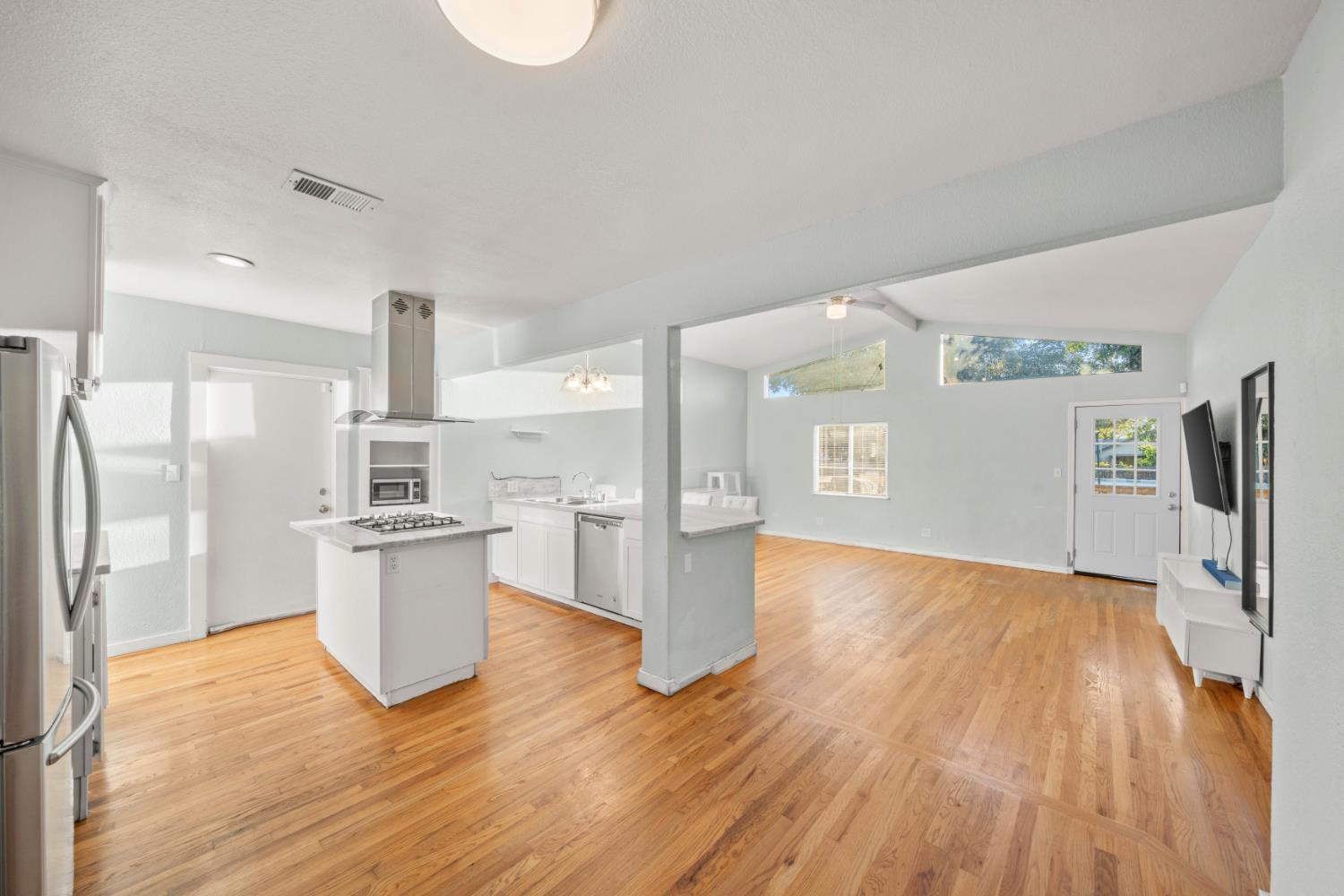 2651 Hawthorne Street Sacramento California United States, for Sale, residential,  , SacHomes Realty Group