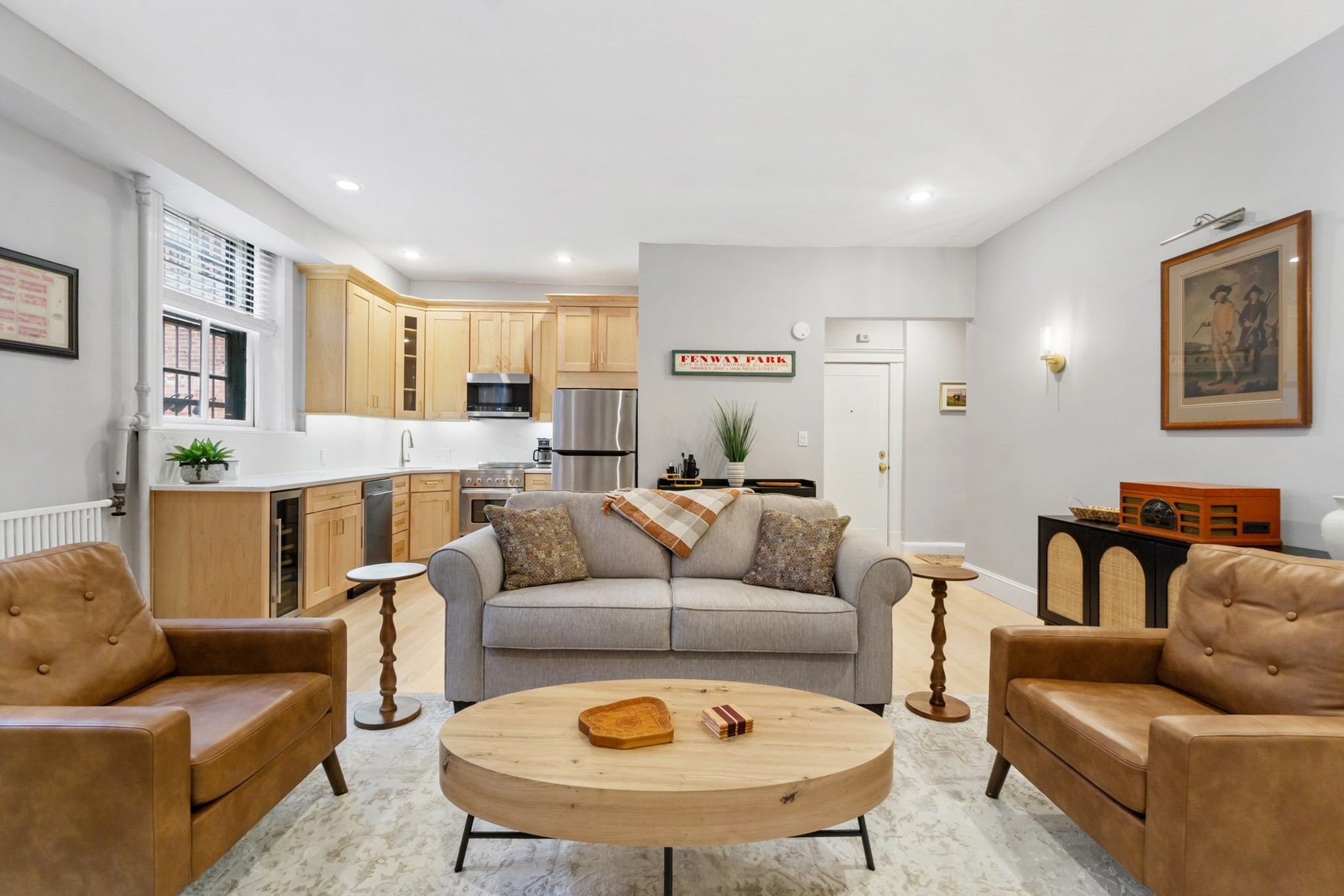 135 Marlborough  UNIT 2 Boston Massachusetts United States, for Sale, residential, Darcy Bento, South Boston  Realtor Bento Real Estate Group, Bento Real Estate Group, Inc.