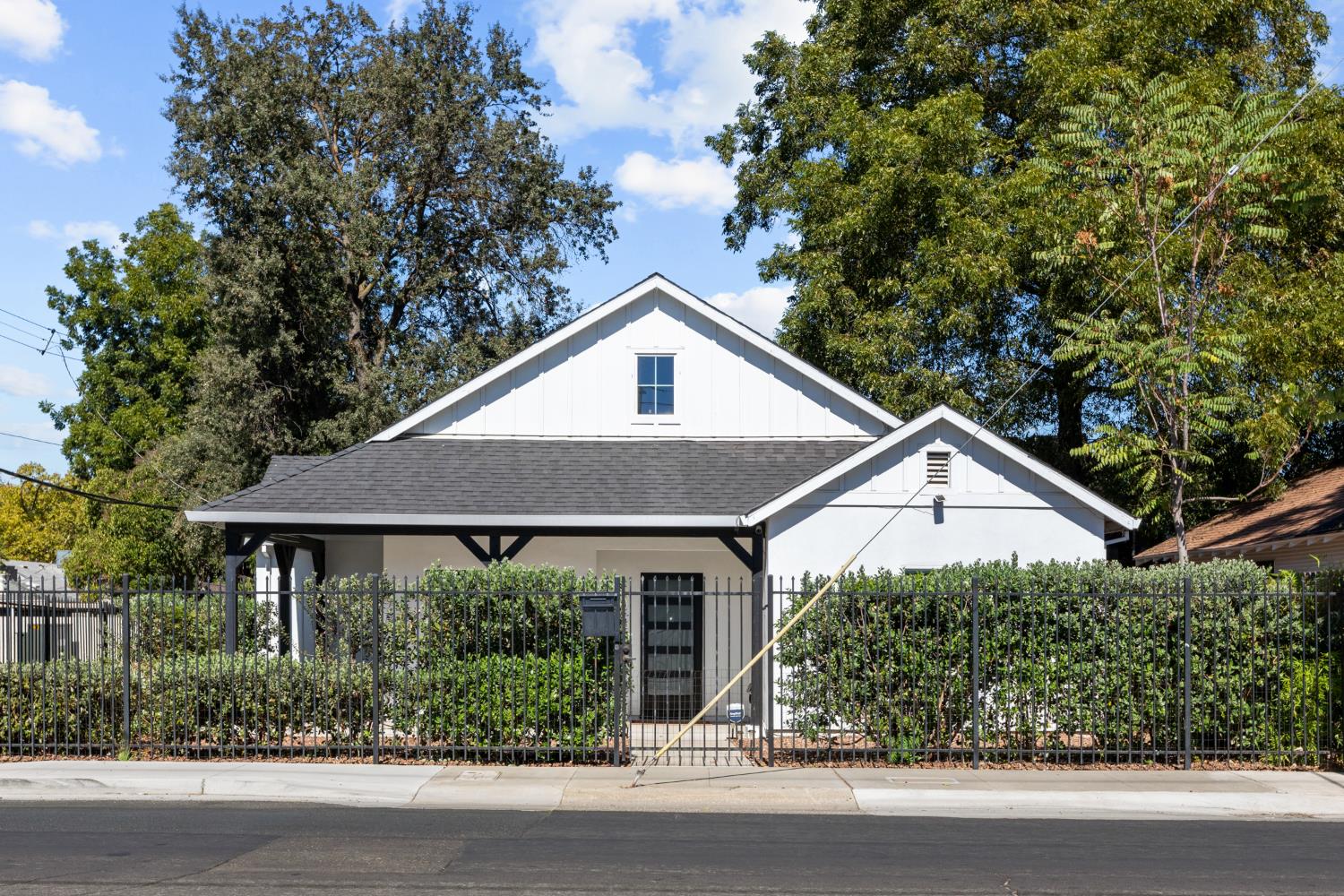 3307 12th Avenue Sacramento California United States, for Sale, residential, , Royalty Property Management & Realty