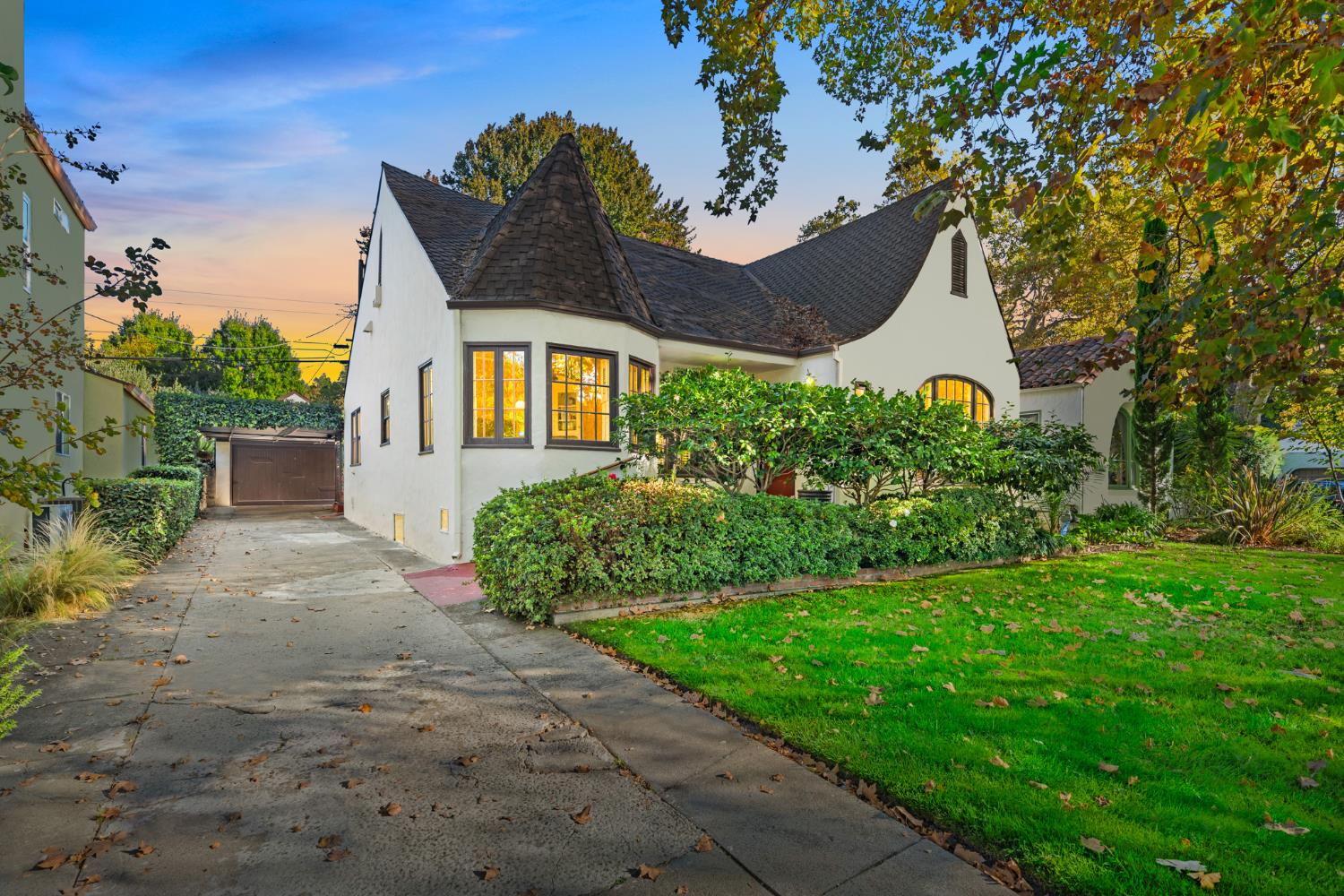 2627 Land Park Drive Sacramento California United States, for Sale, residential, , Royalty Property Management & Realty