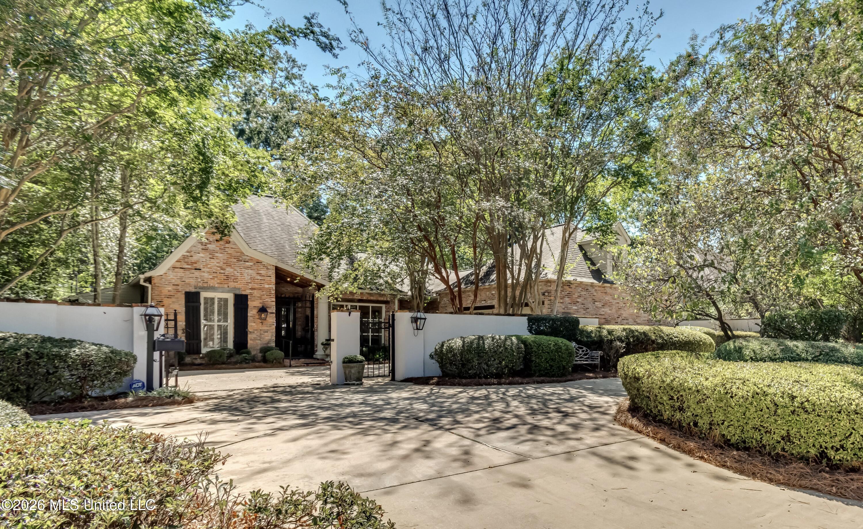 1353 E Northside Drive Jackson Mississippi United States, for Sale, residential, Jessica McLaurin, Rezults Realty, LLC