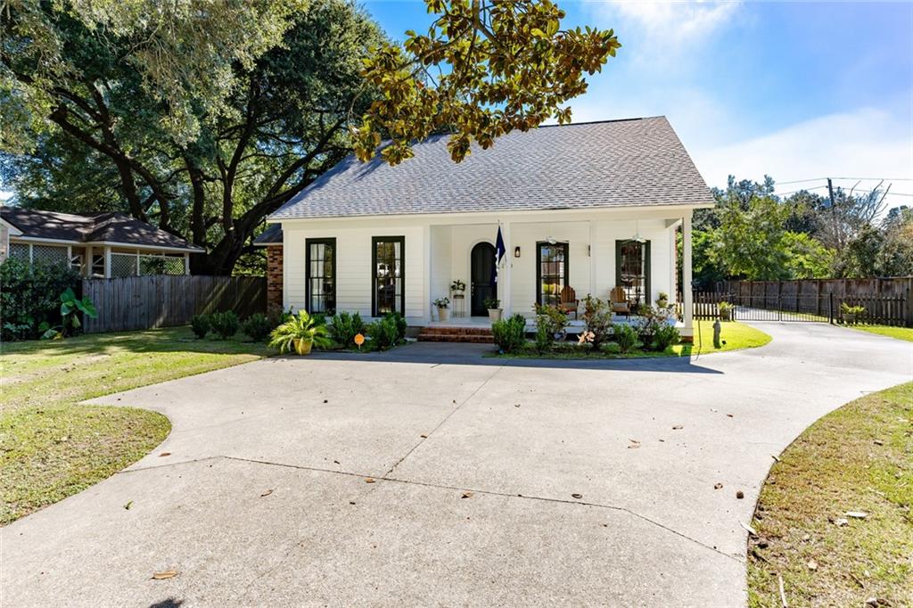 320 DENTATION Drive Baton Rouge Louisiana United States, for Sale, residential,  , CASA REAL ESTATE LLC.
