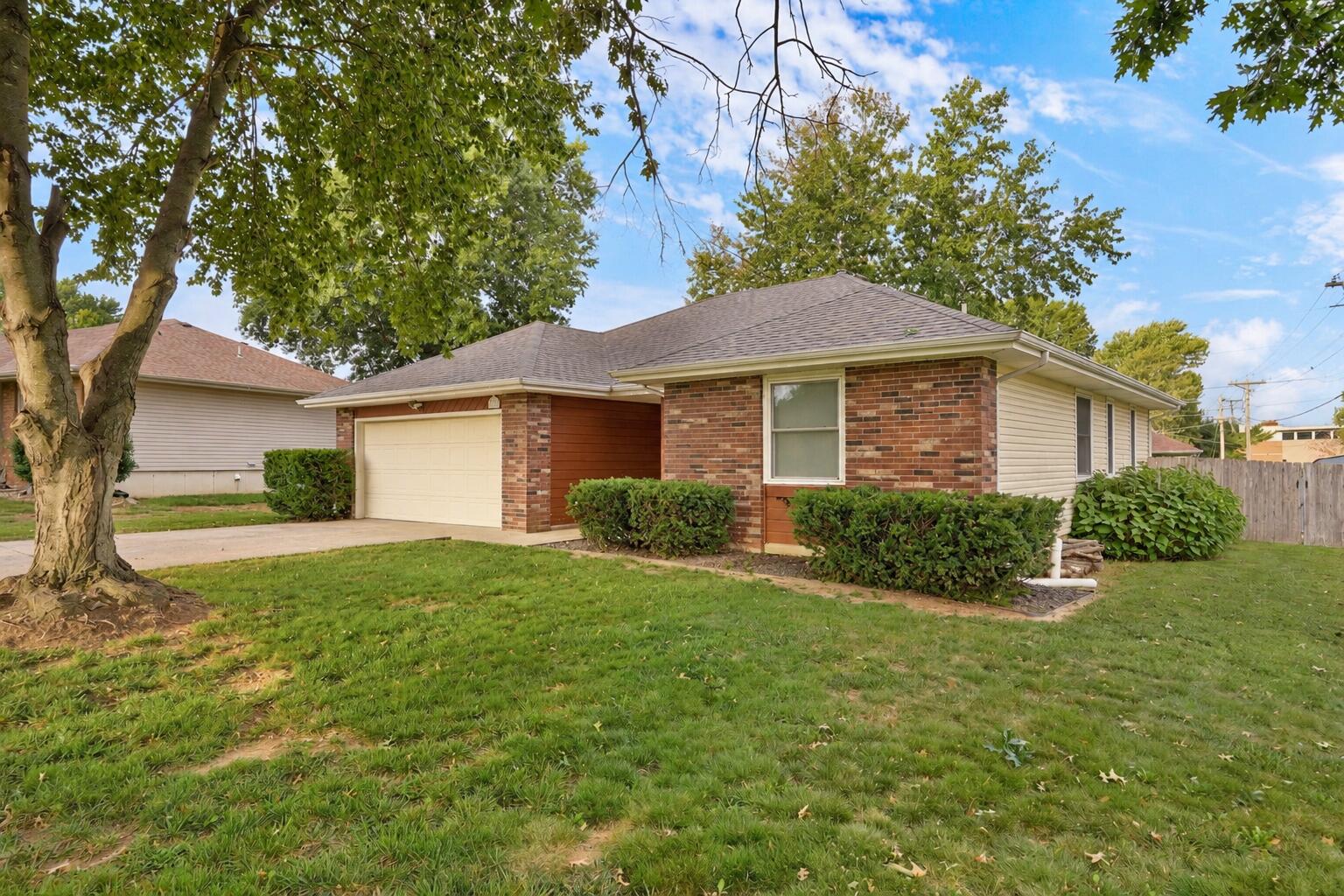 915 Breann Court Nixa Missouri United States, for Sale, residential,  , INCOM OFFICE EXAMPLE