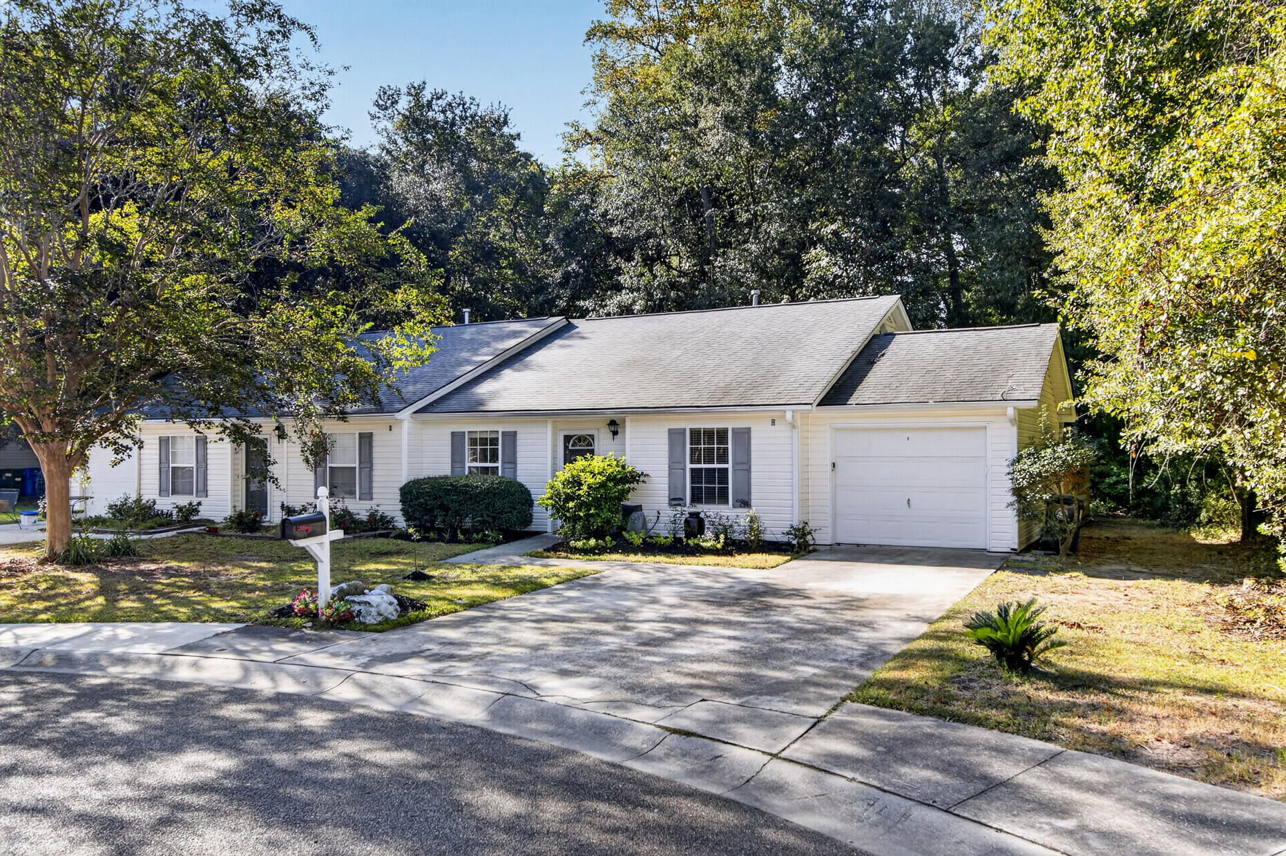 1565 Brianna Lane Charleston South Carolina United States, Sale Pending, residential, Bobbie Rose, Keller Williams Realty Charleston/West Ashley