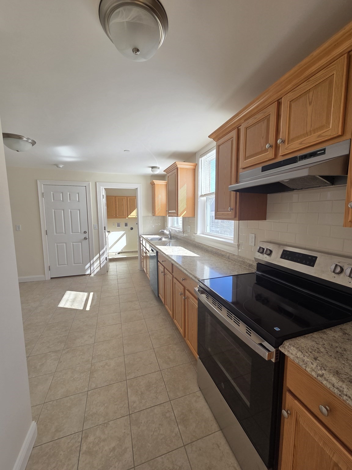69-71 Mall St  UNIT 3 Lynn Massachusetts United States, for Rent, residential,  , CITIPOINT REALTY SERVICES, LLC