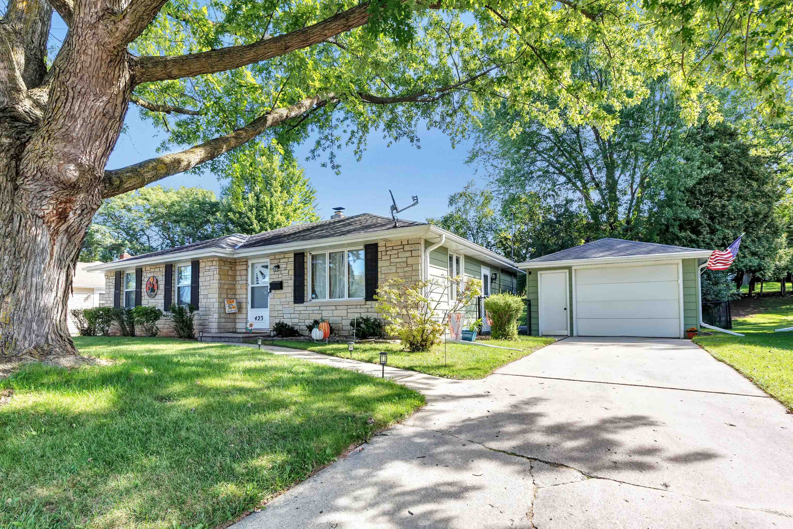 423 BADER Street Green Bay Wisconsin United States, for Sale, residential,  , Fireside Realty LLC
