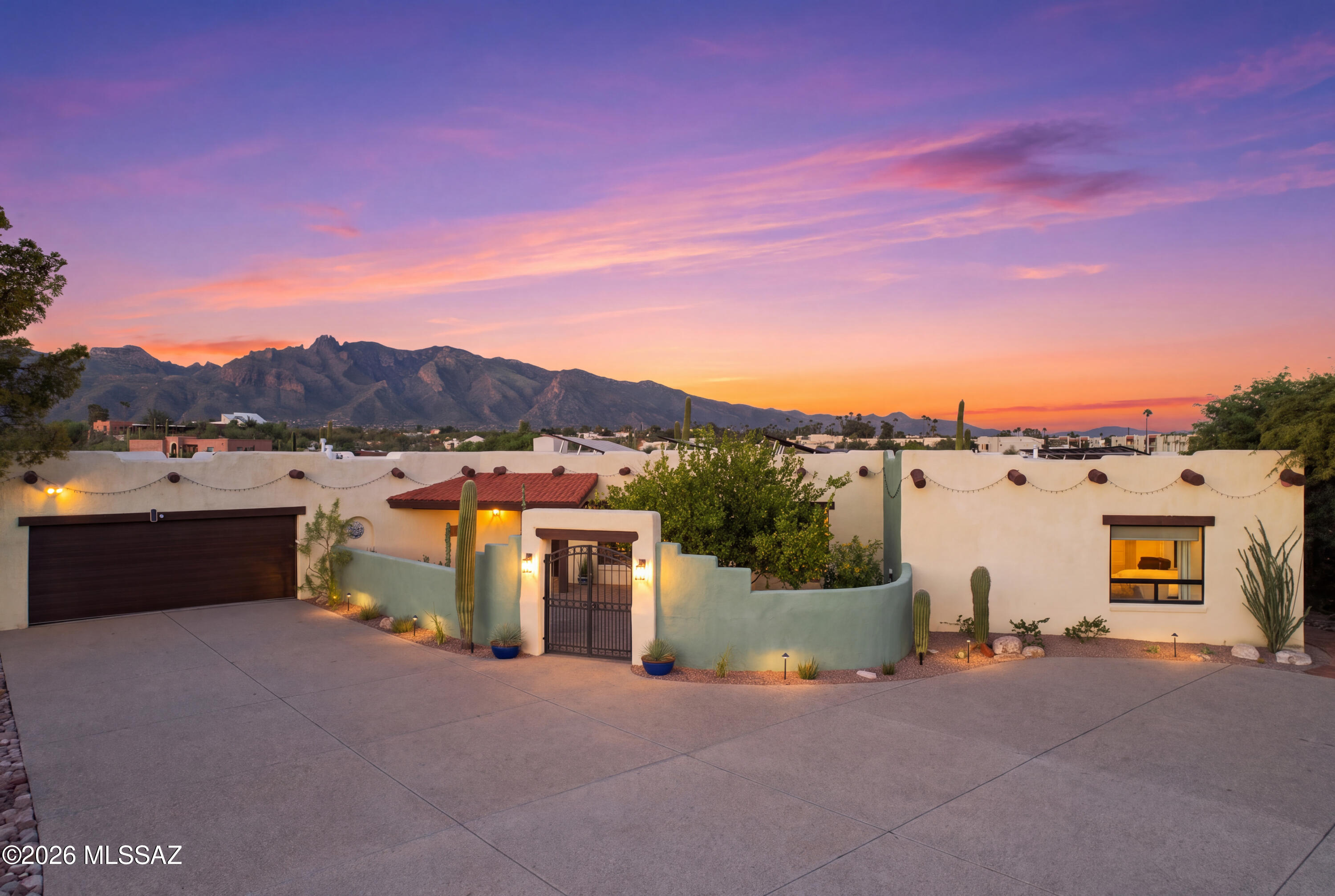 330 E Hillcrest Place Tucson Arizona United States, for Sale, residential, Aaron Lieberman, TIERRA ANTIGUA REALTY