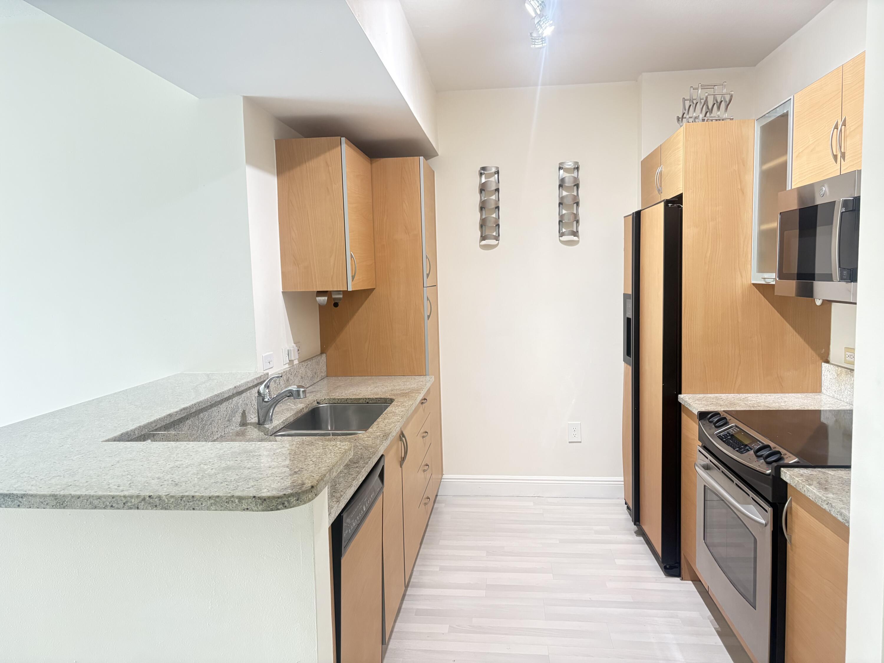 2775 NE 187th Street APT 325 Miami Florida United States, for Sale, residential, Nicholas Clark, Incom New Example Office
