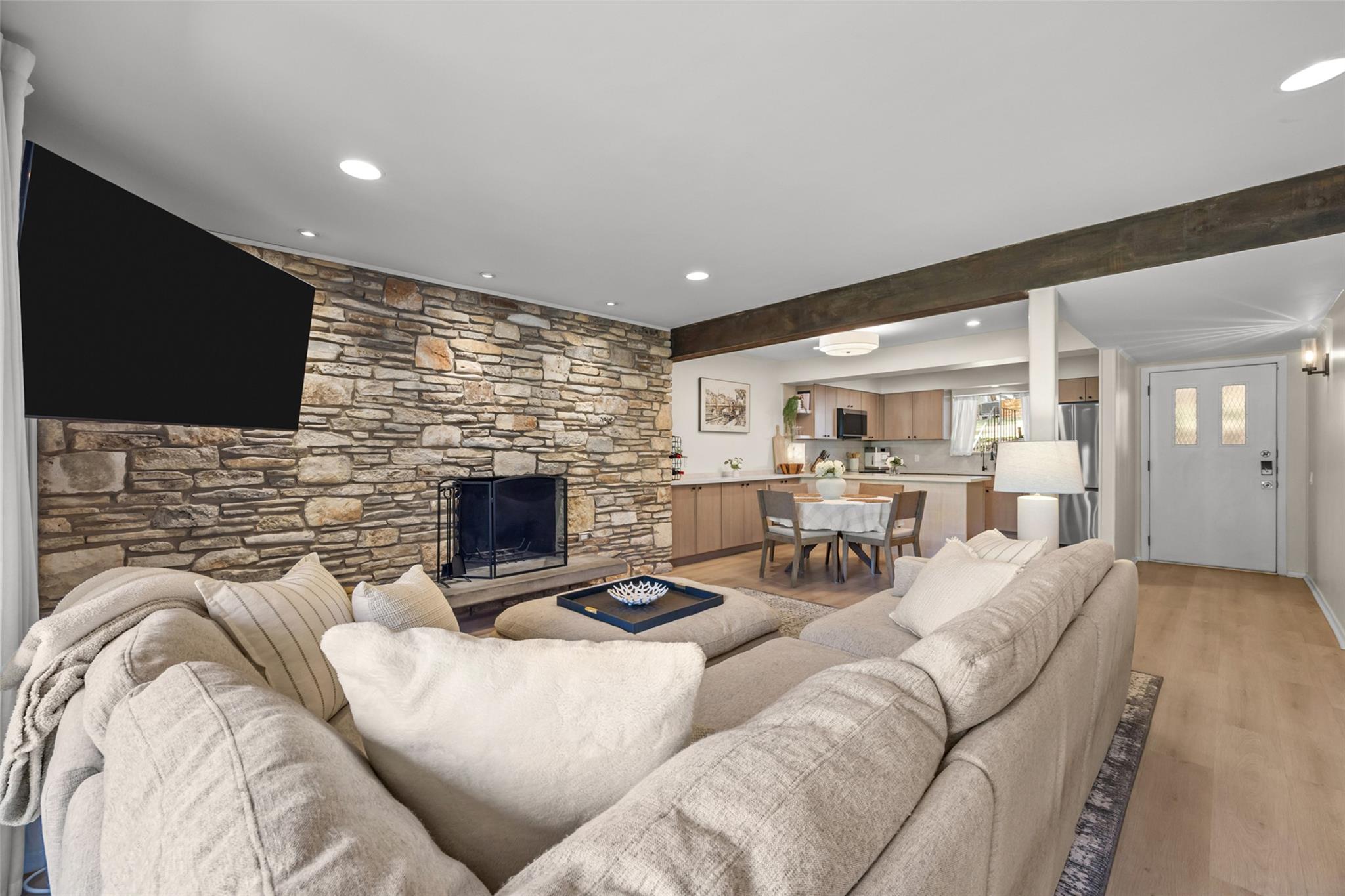 1304 Mariposa DR Austin Texas United States, for Sale, residential, Jessica Dodge, All City Real Estate, Ltd. Co.